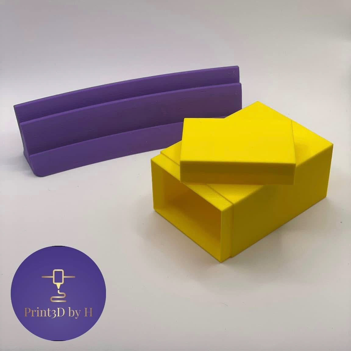 Deck of Cards Box and 2 Card Holders - €15