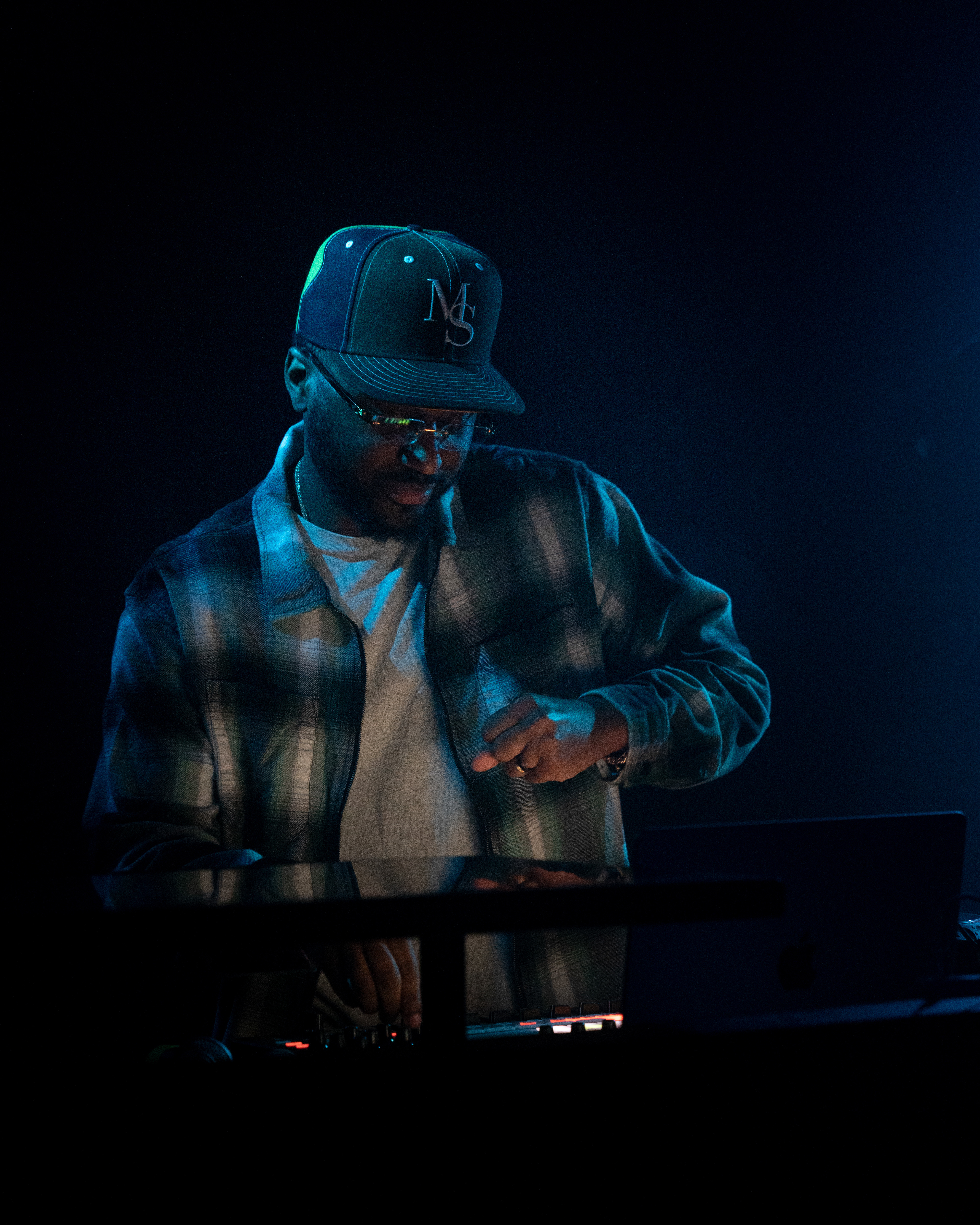 Sango - Live + Direct Tour