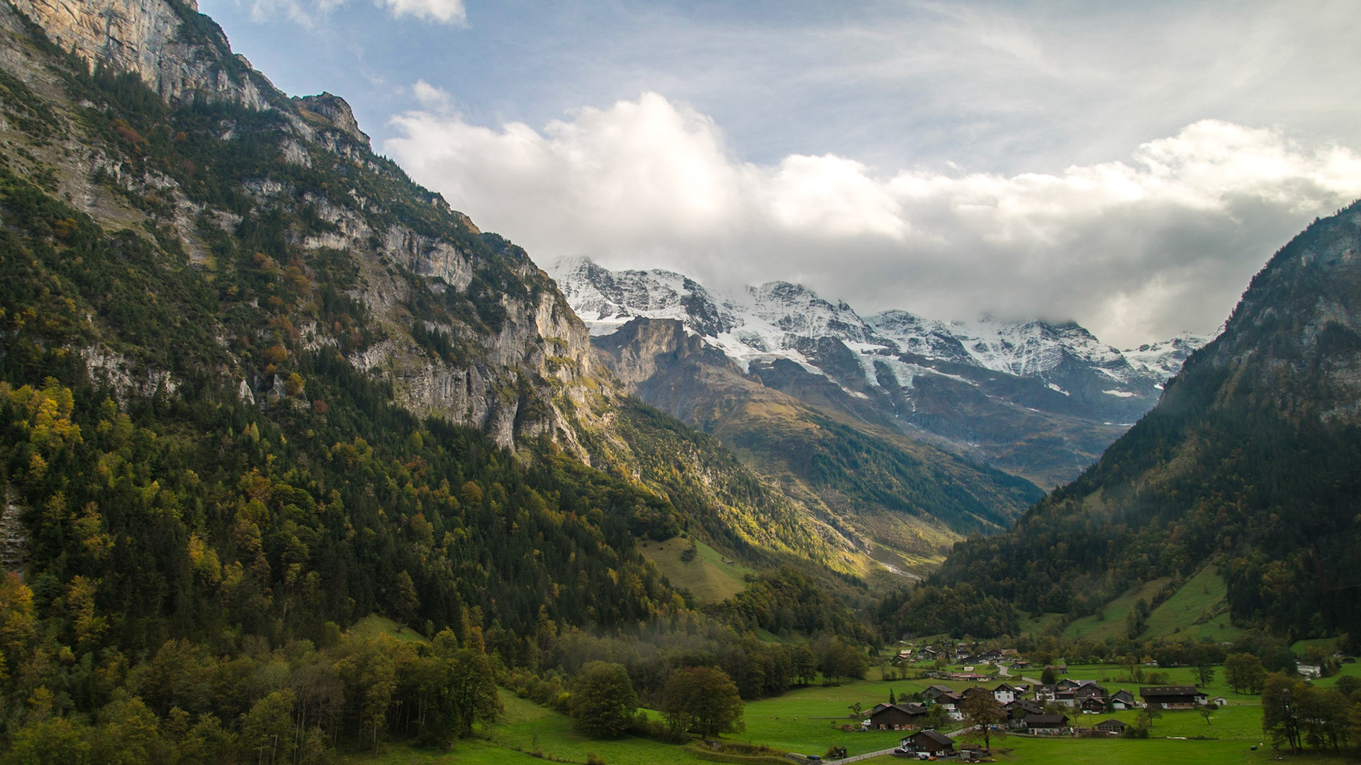 Going up the cable car in Murren
