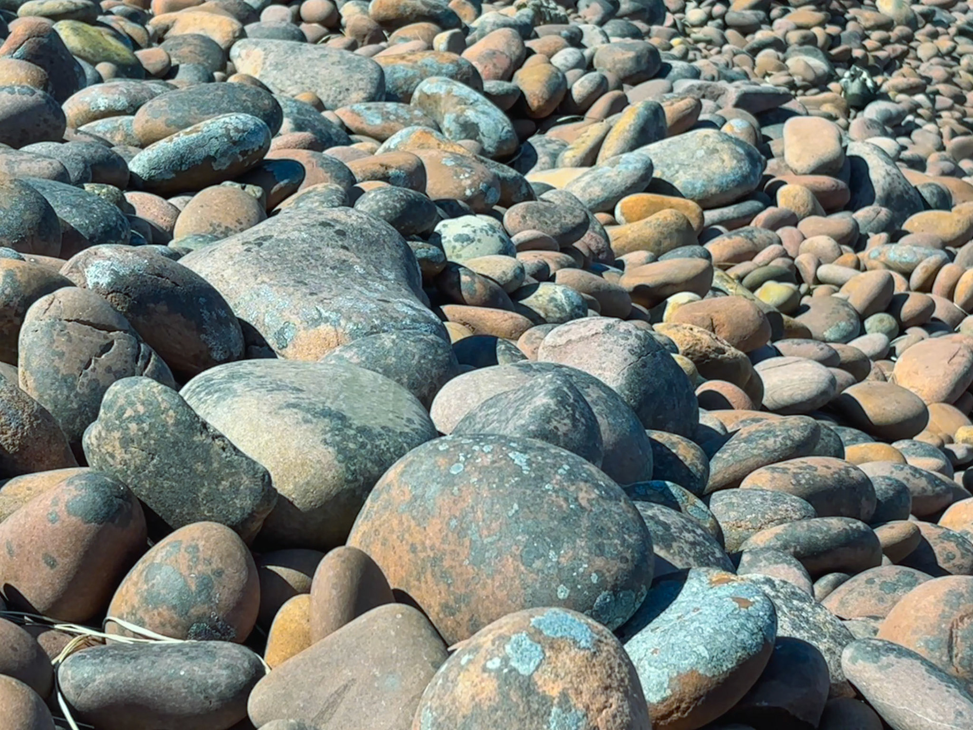 Red stones beach -Bagh Rubha