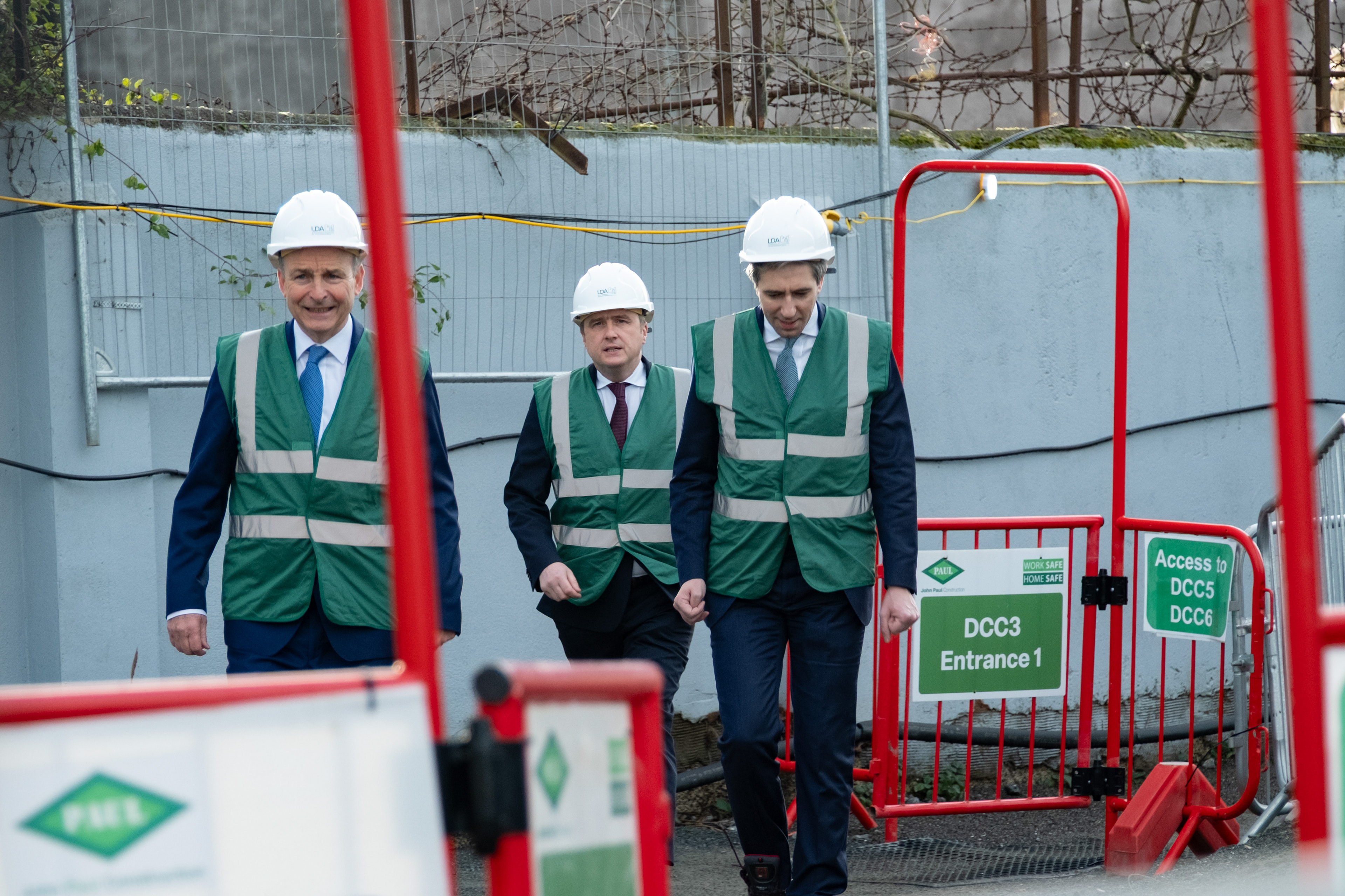 Taoiseach MICHEAL MARTIN (left), Minister for Housing, Local Government and Heritage, JAMES BROWNE, (middle) and Tanaiste SIMON HARRIS (right) © All rights reserved, Annabelle Hamil 2025