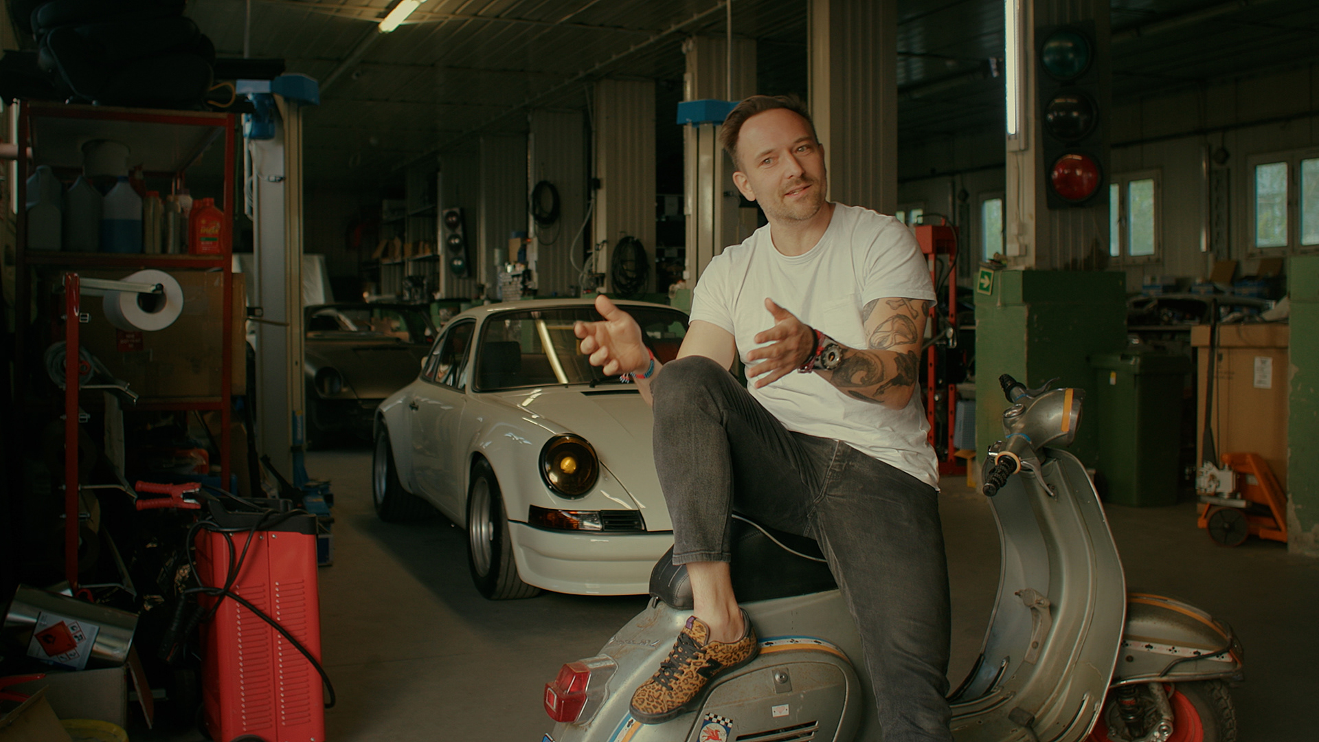 Project: Queen. A complete nut-to-bolt restoration of a Porsche 911 from 1970.