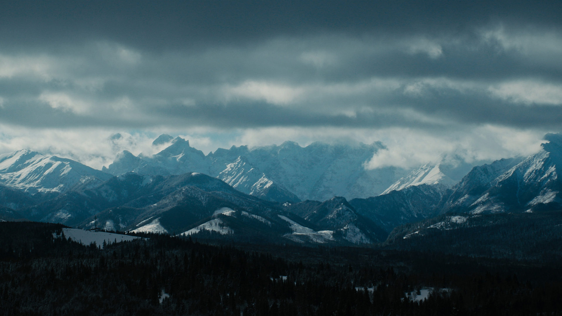 Tatra 4x4 with @b.kolaczkowski and his Land Rover Discovery 2.