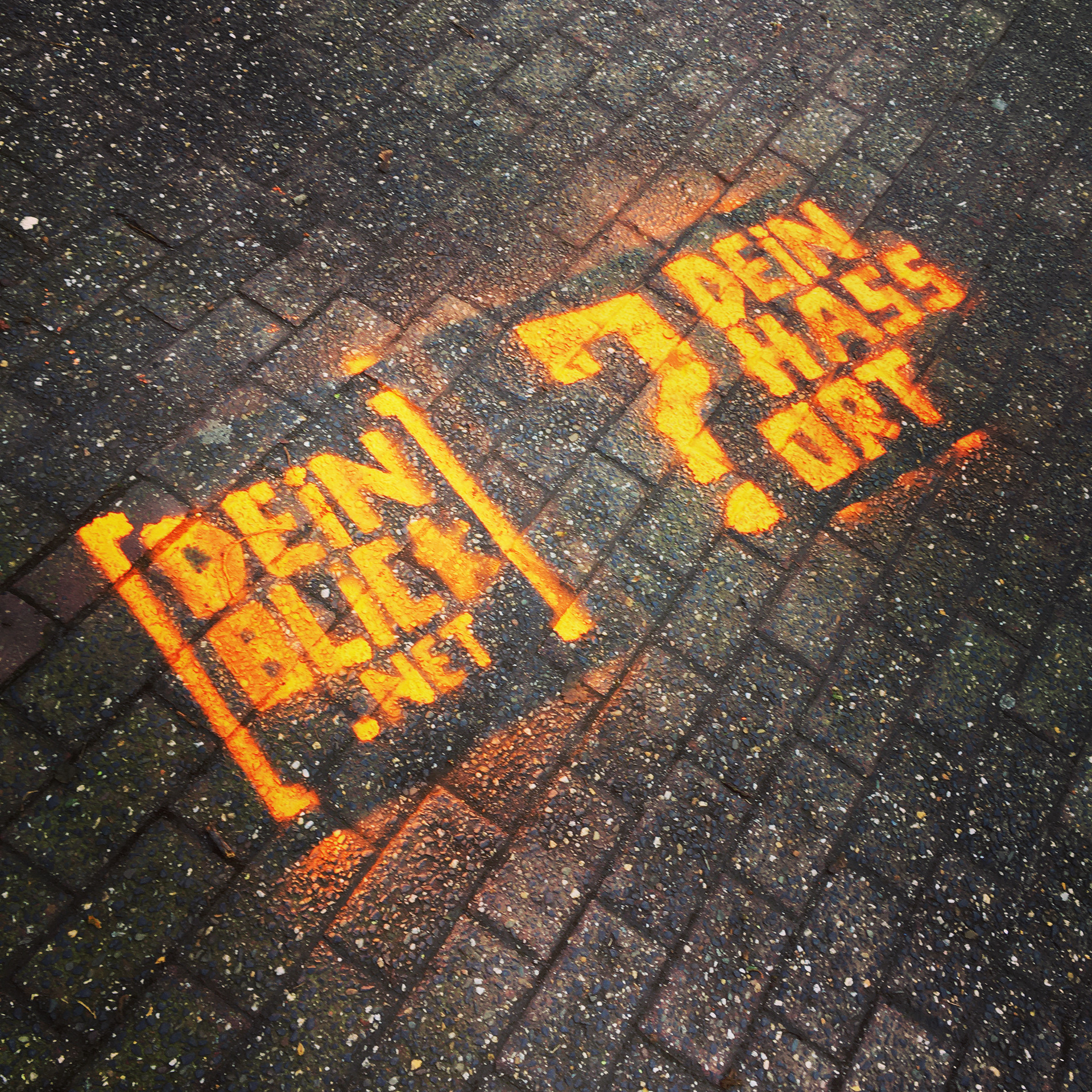 Wasserlösliche und umweltverträgliche Kreidefarbe diente als Corona-konforme Methode die Kinder und Jugendlichen zu erreichen. 