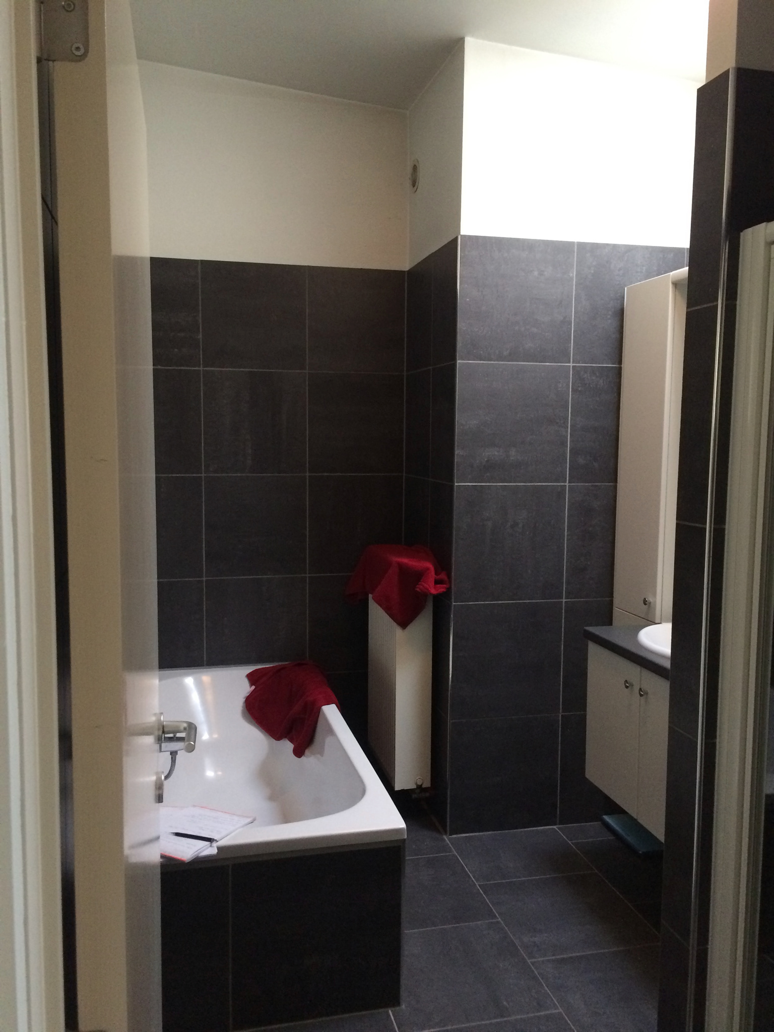 badkamer vóór verbouwing