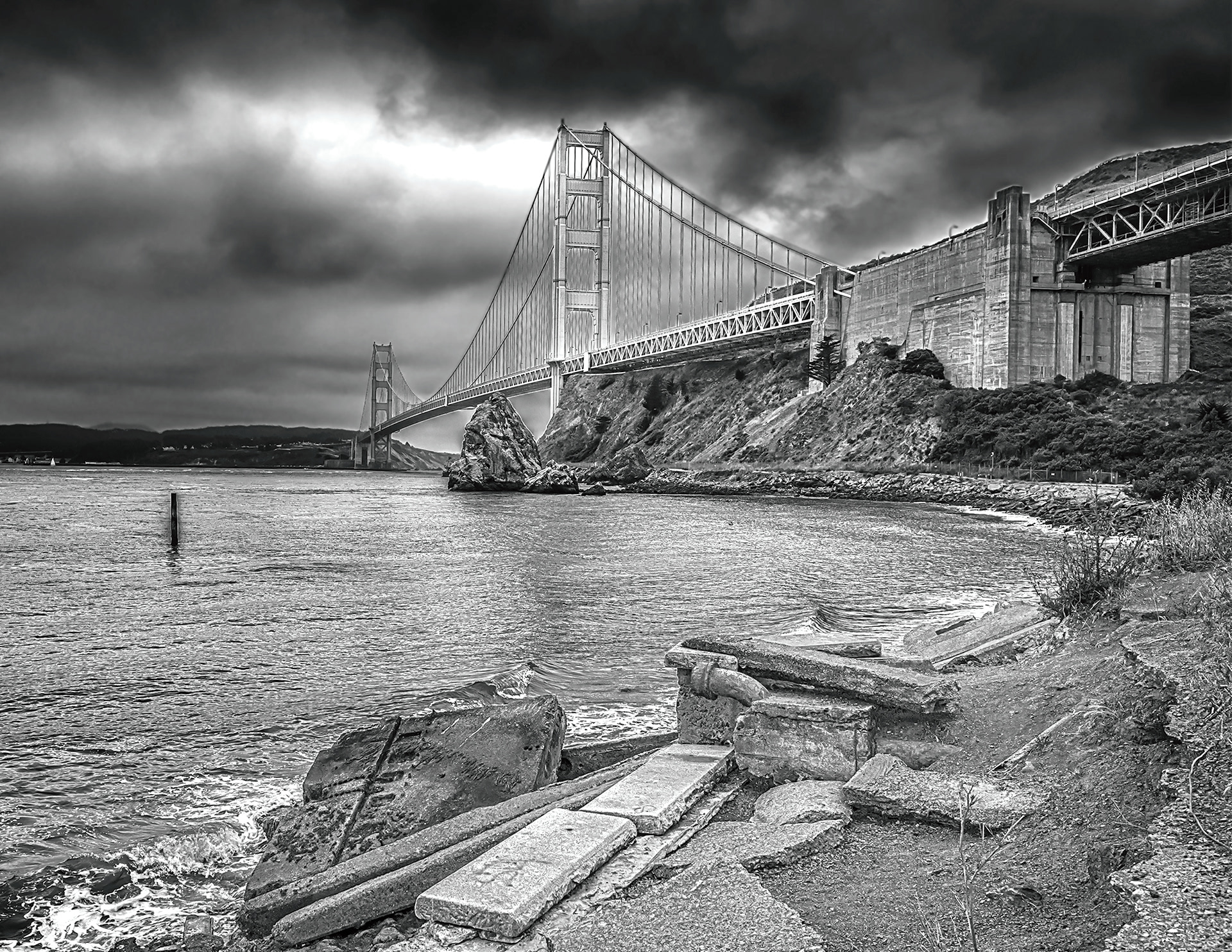 Golden Gate B&W #602