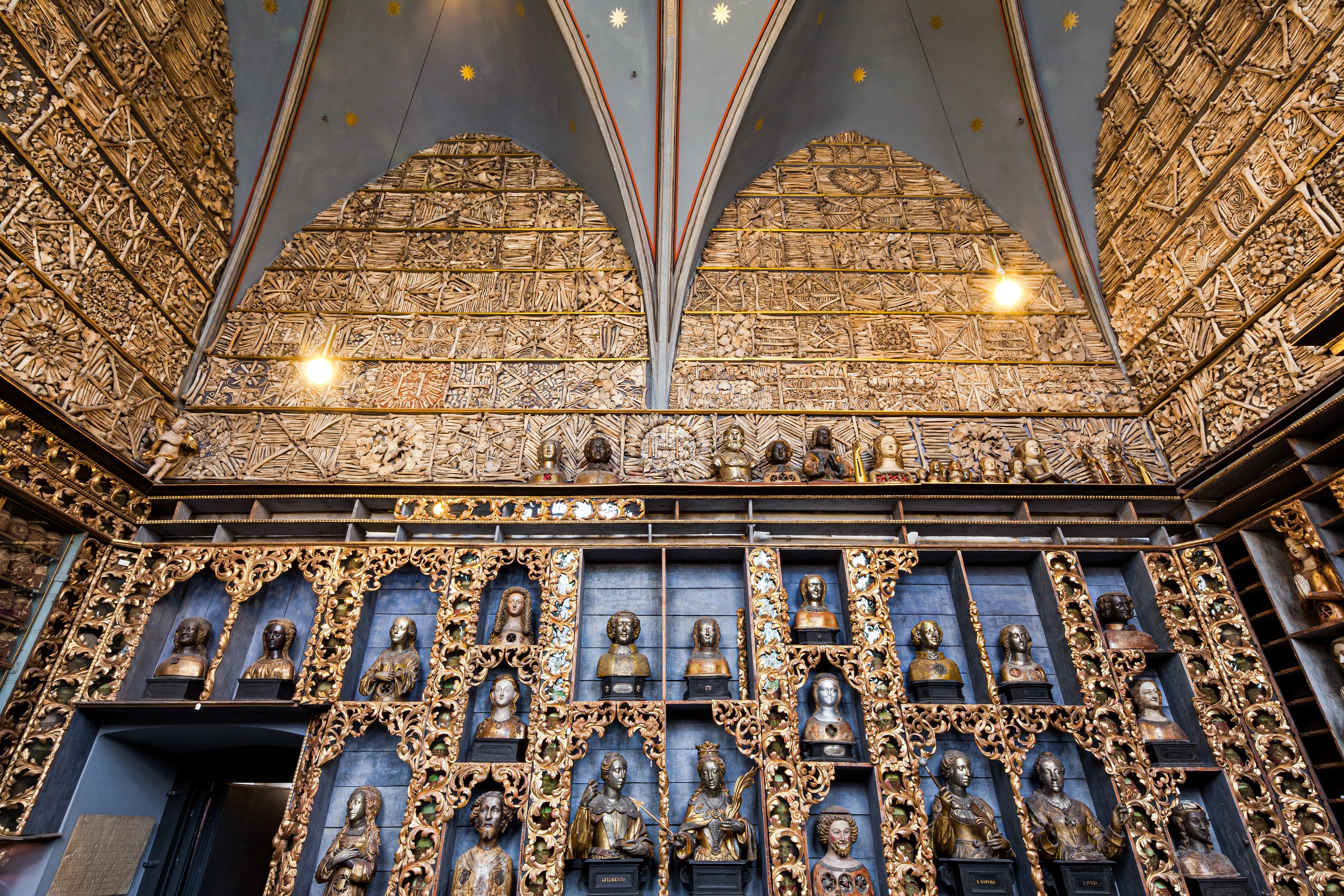 Ausstellungfotograf Köln: Reliquien in der "Goldenen Kammer" in St. Ursula Köln