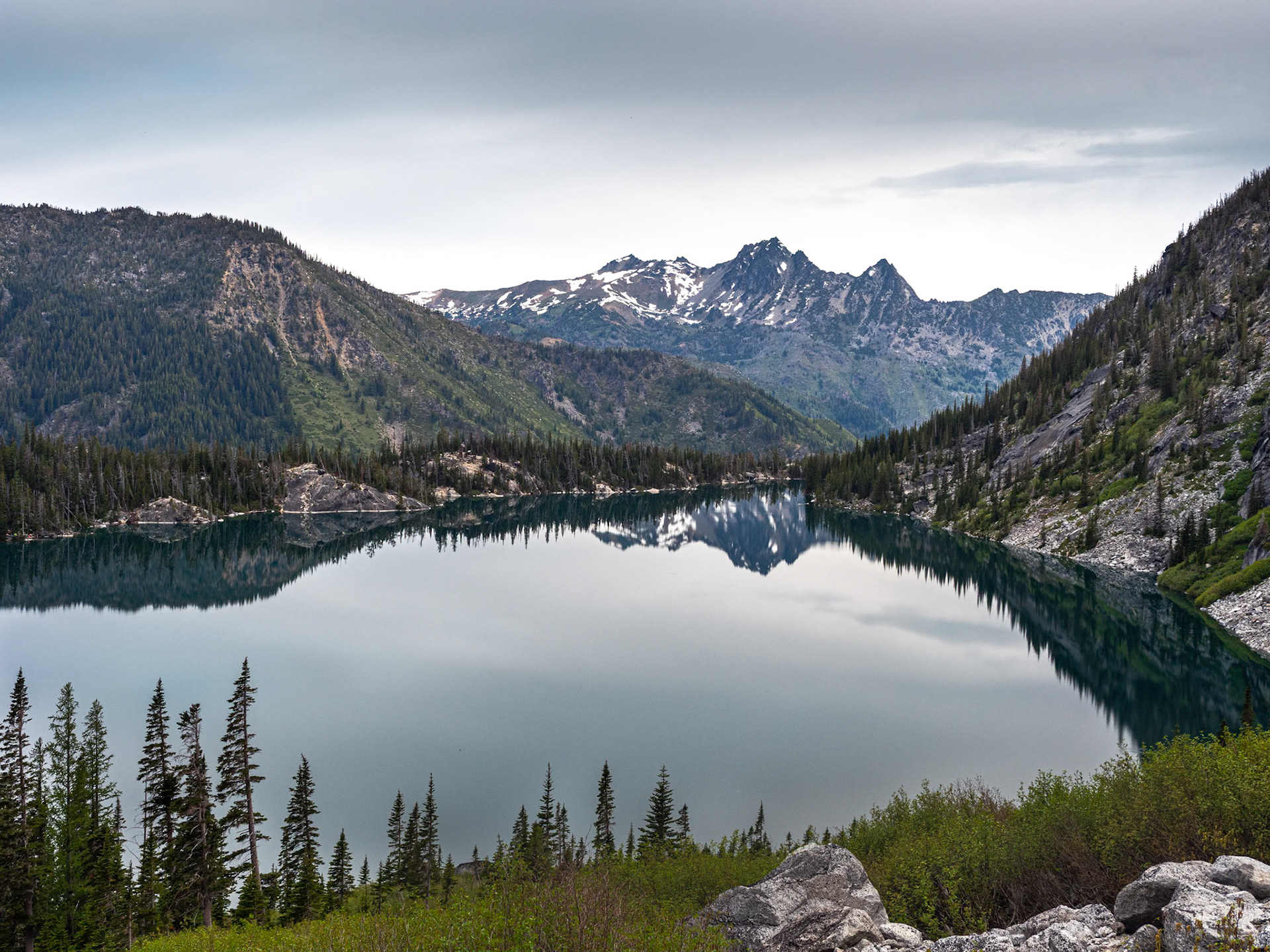 Colchuck Lake Reflection View with Cashmere Mountain 