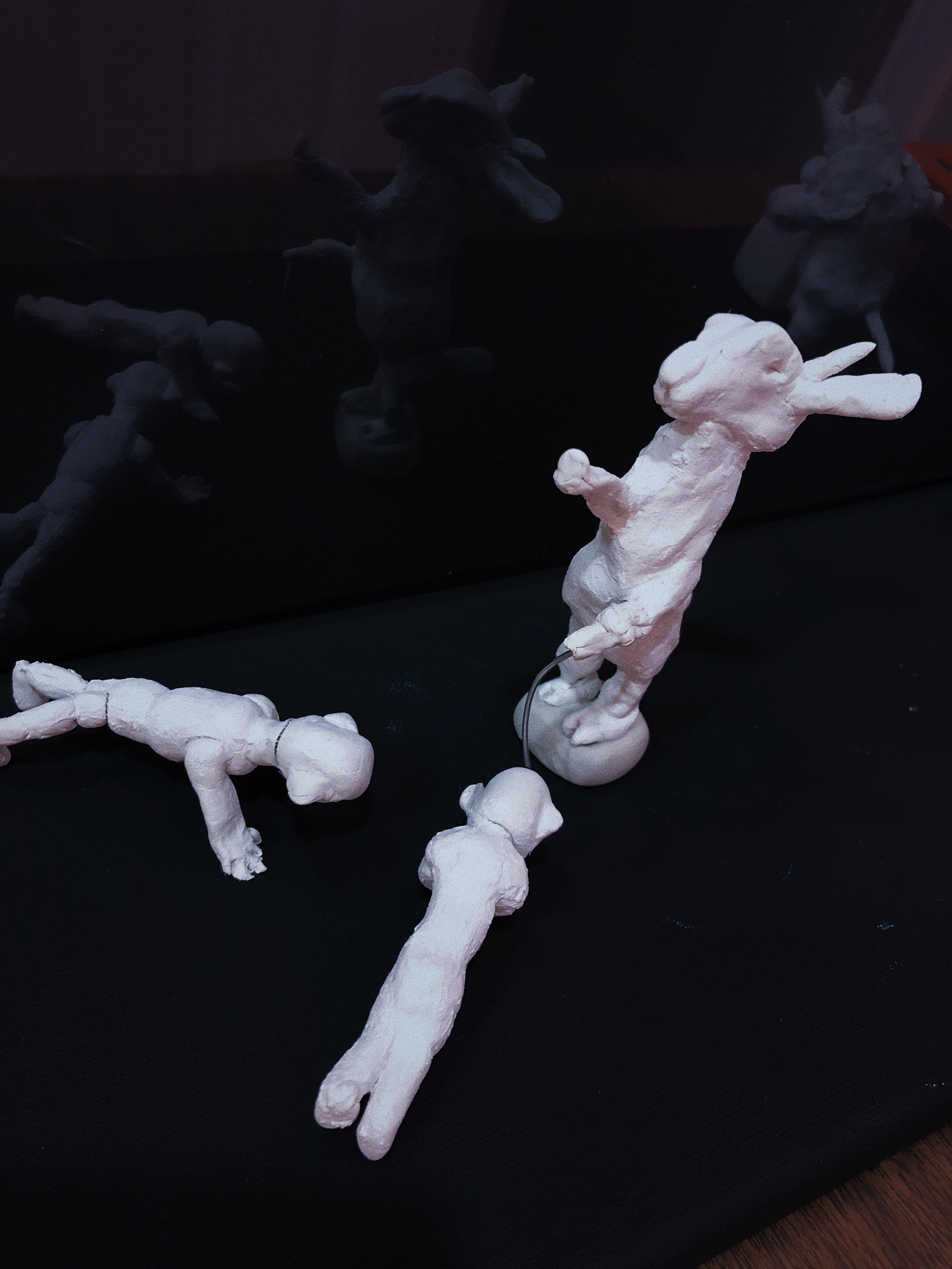 Human and animal role reversal, Sculpture