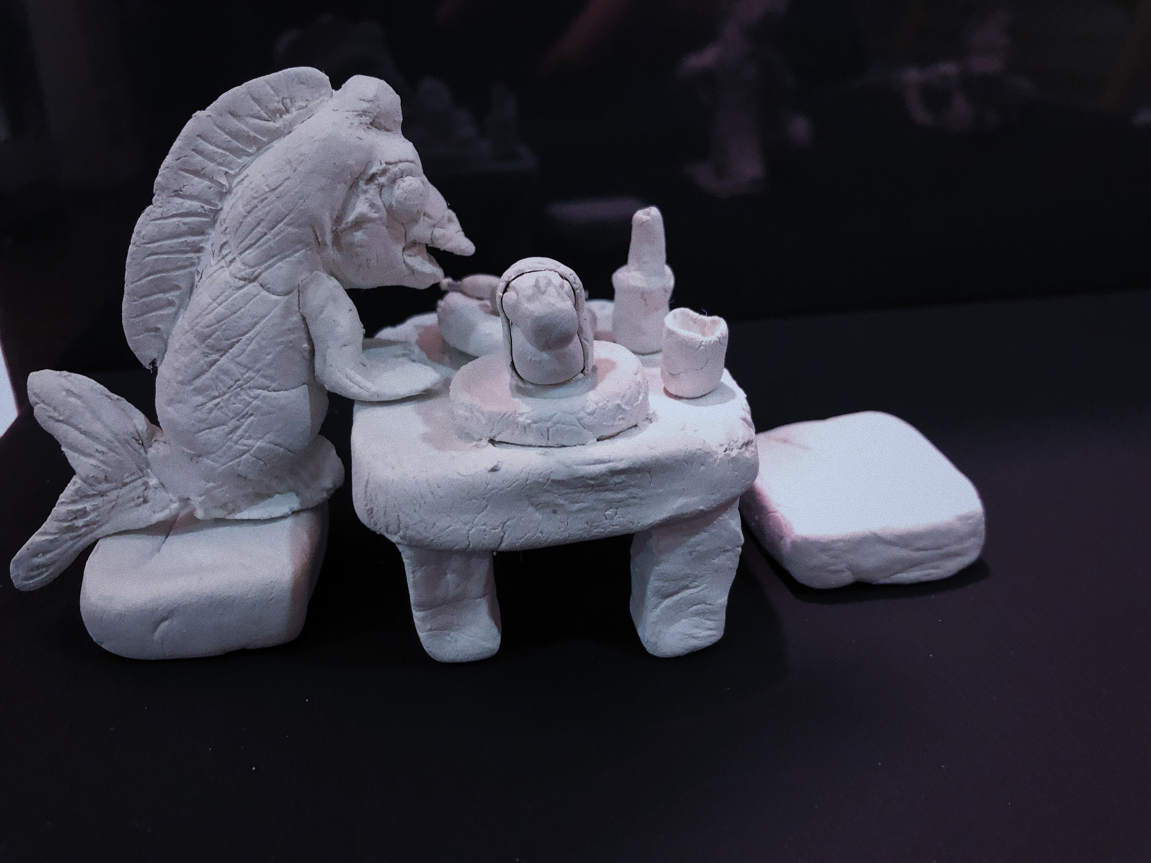 Human and animal role reversal, Sculpture