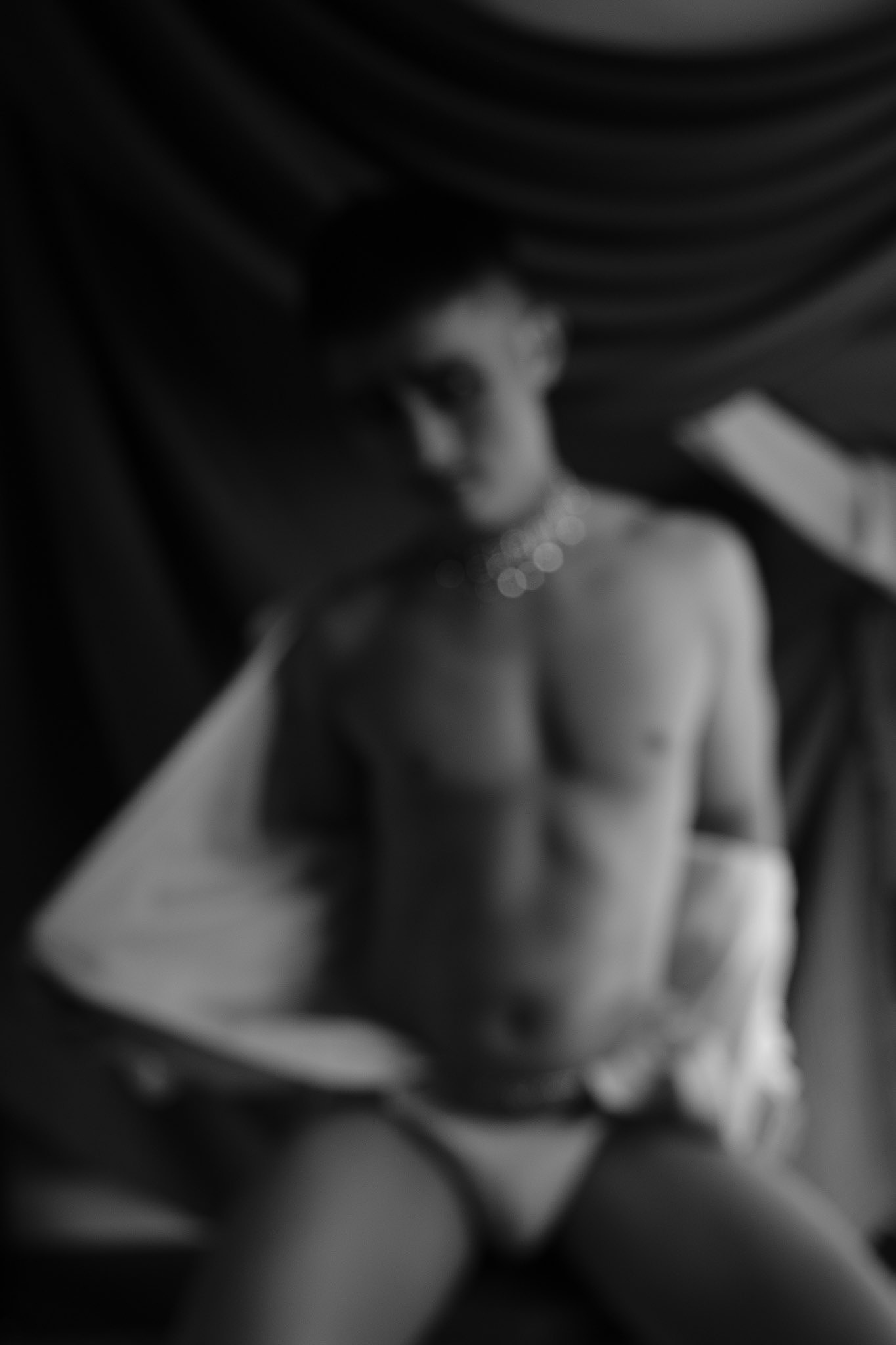 "Gold Digger" Hong  by Whte.jp w/Andy Le