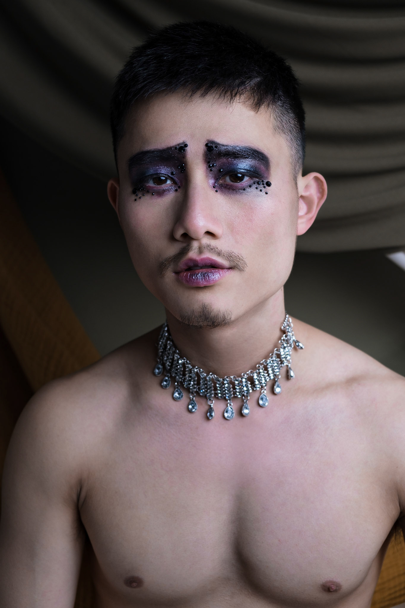 "Gold Digger" Hong  by Whte.jp w/Andy Le