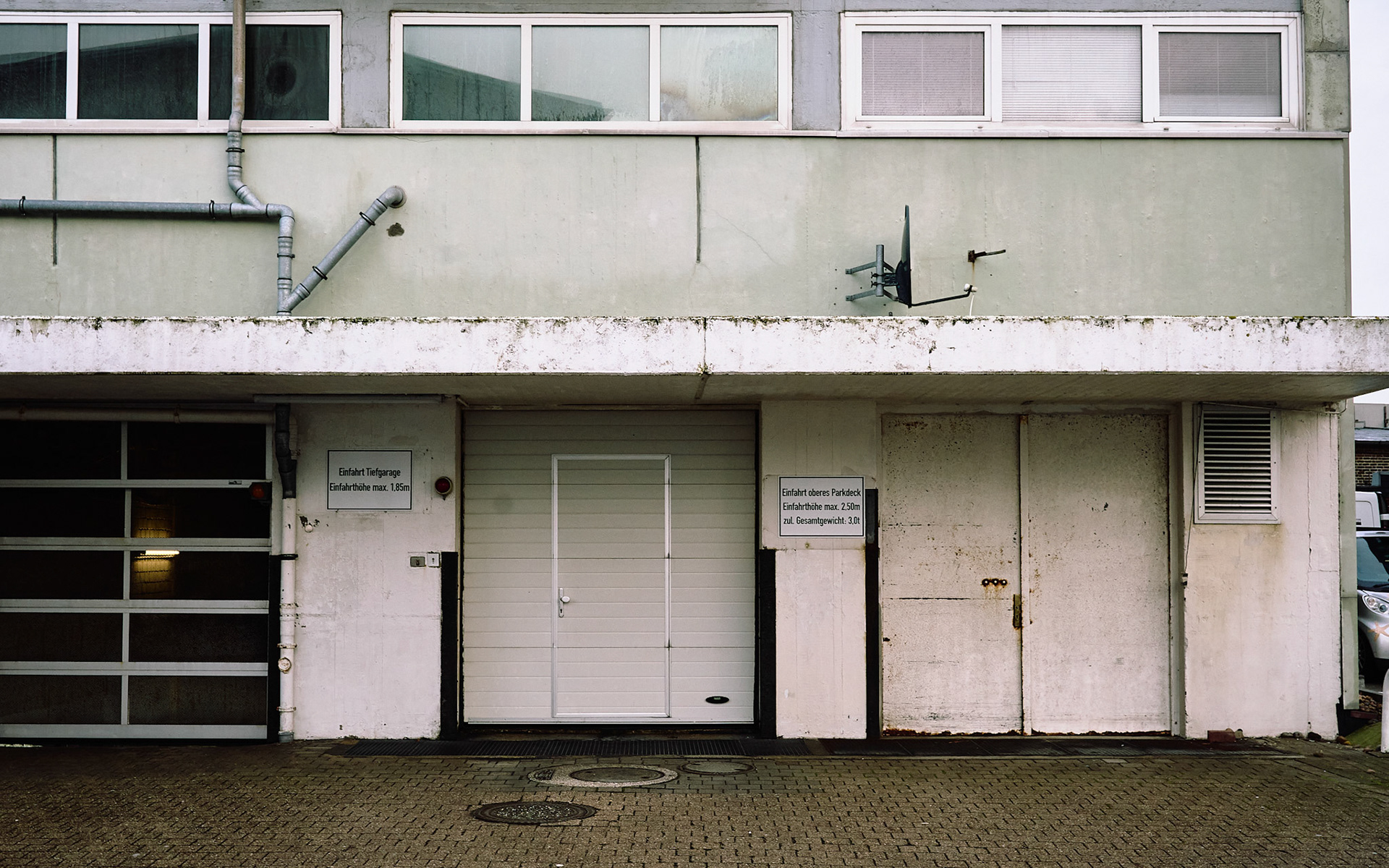 Resonance Space XIII – Garage Facade