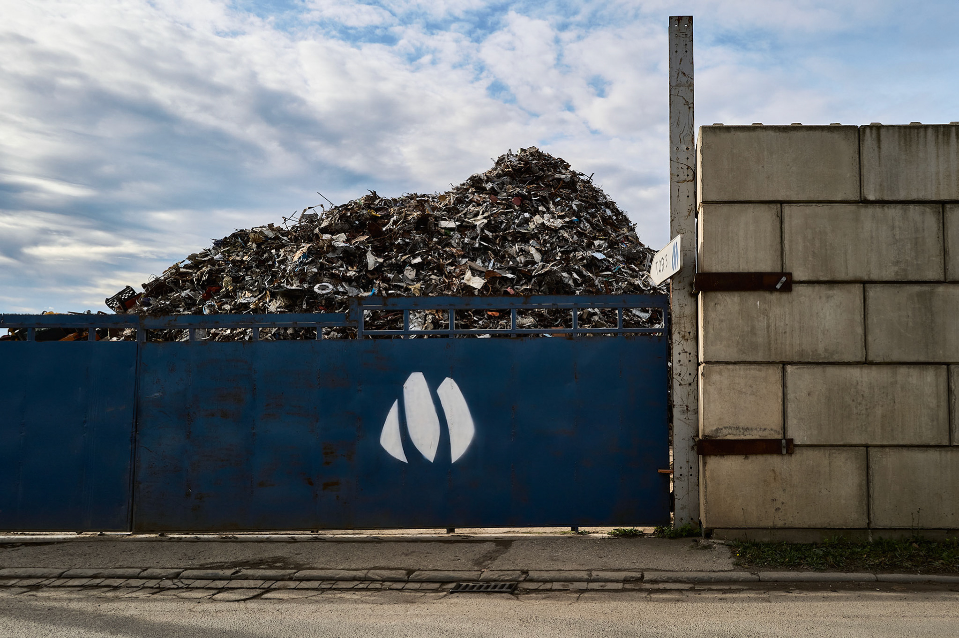 XIV Resonance Space – After Industry