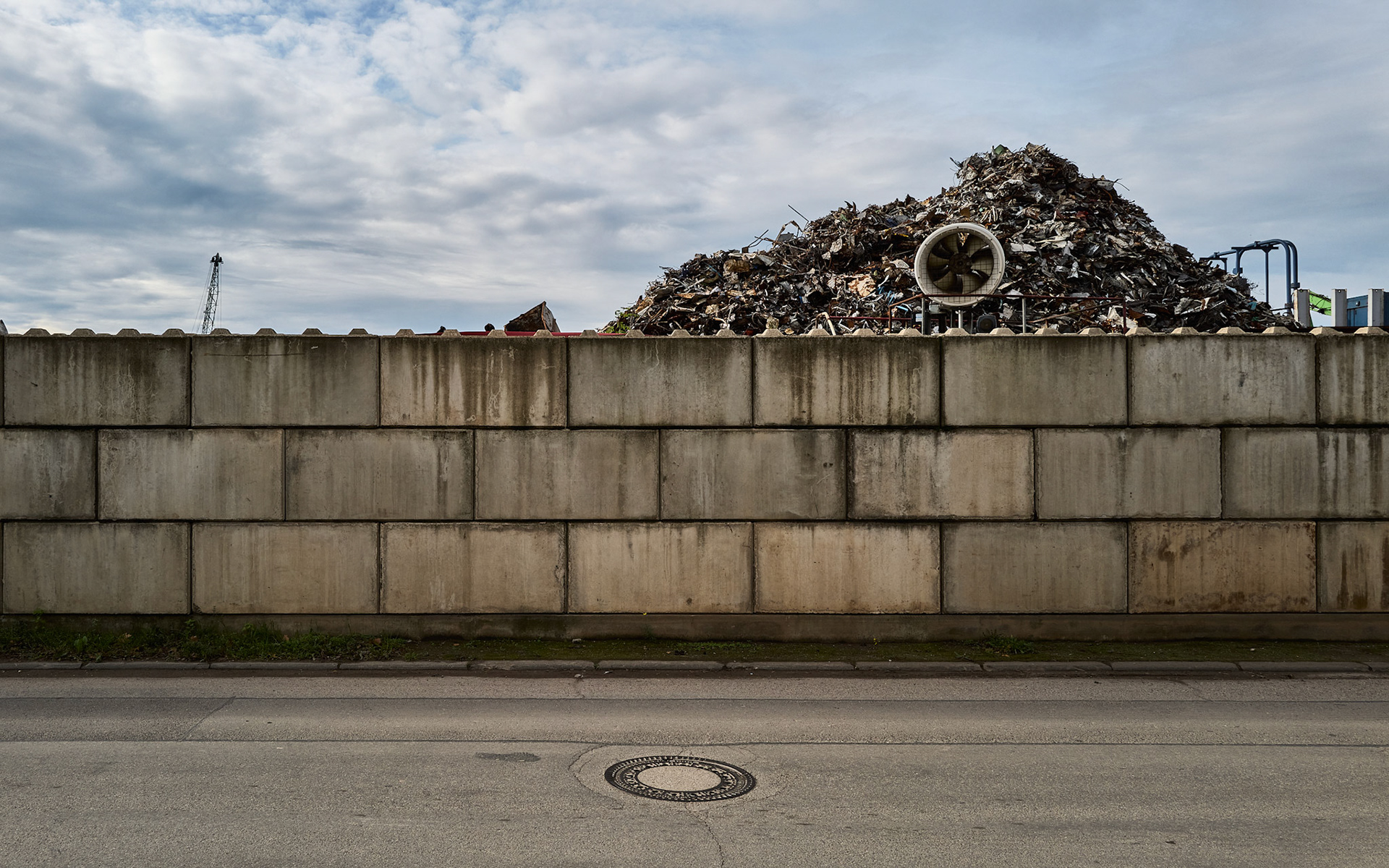 Resonance Space X – Scrap Yard