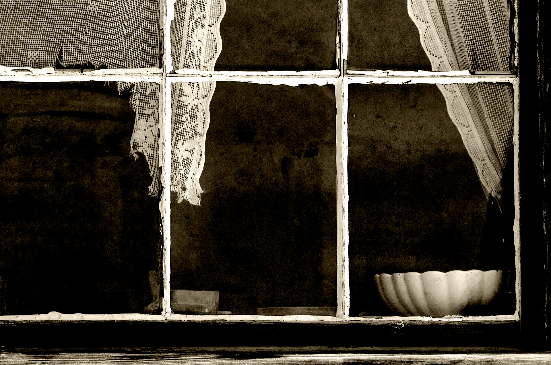 Bodie Window & Curtains #1