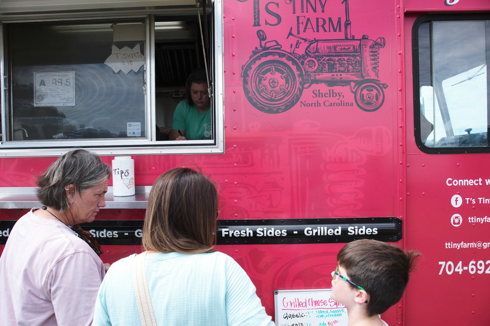 Guernsey Girl Creamery Fall Fun Day on Saturday, September 24, 2022 in Shelby, NC.©2022 Bob CareyLEICA M11, 50 – SS 1/60, F 5.6, ISO 64
