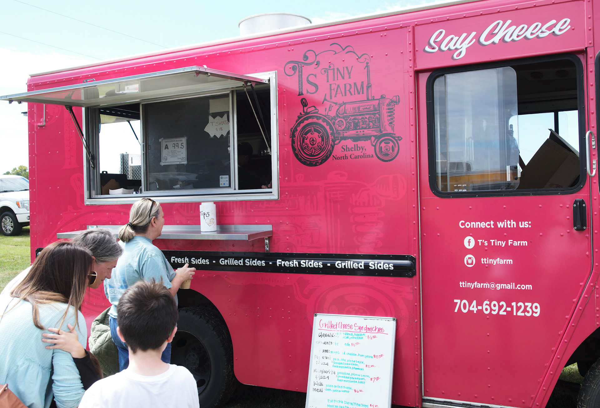 Guernsey Girl Creamery Fall Fun Day on Saturday, September 24, 2022 in Shelby, NC.©2022 Bob CareyLEICA M11, 50 – SS 1/60, F 5.6, ISO 64