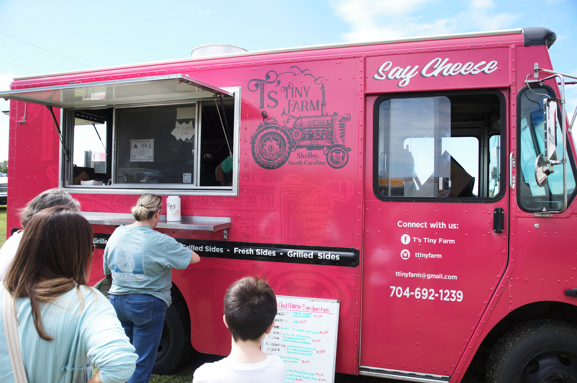 Guernsey Girl Creamery Fall Fun Day on Saturday, September 24, 2022 in Shelby, NC.©2022 Bob CareyLEICA M11, 50 – SS 1/60, F 5.6, ISO 64