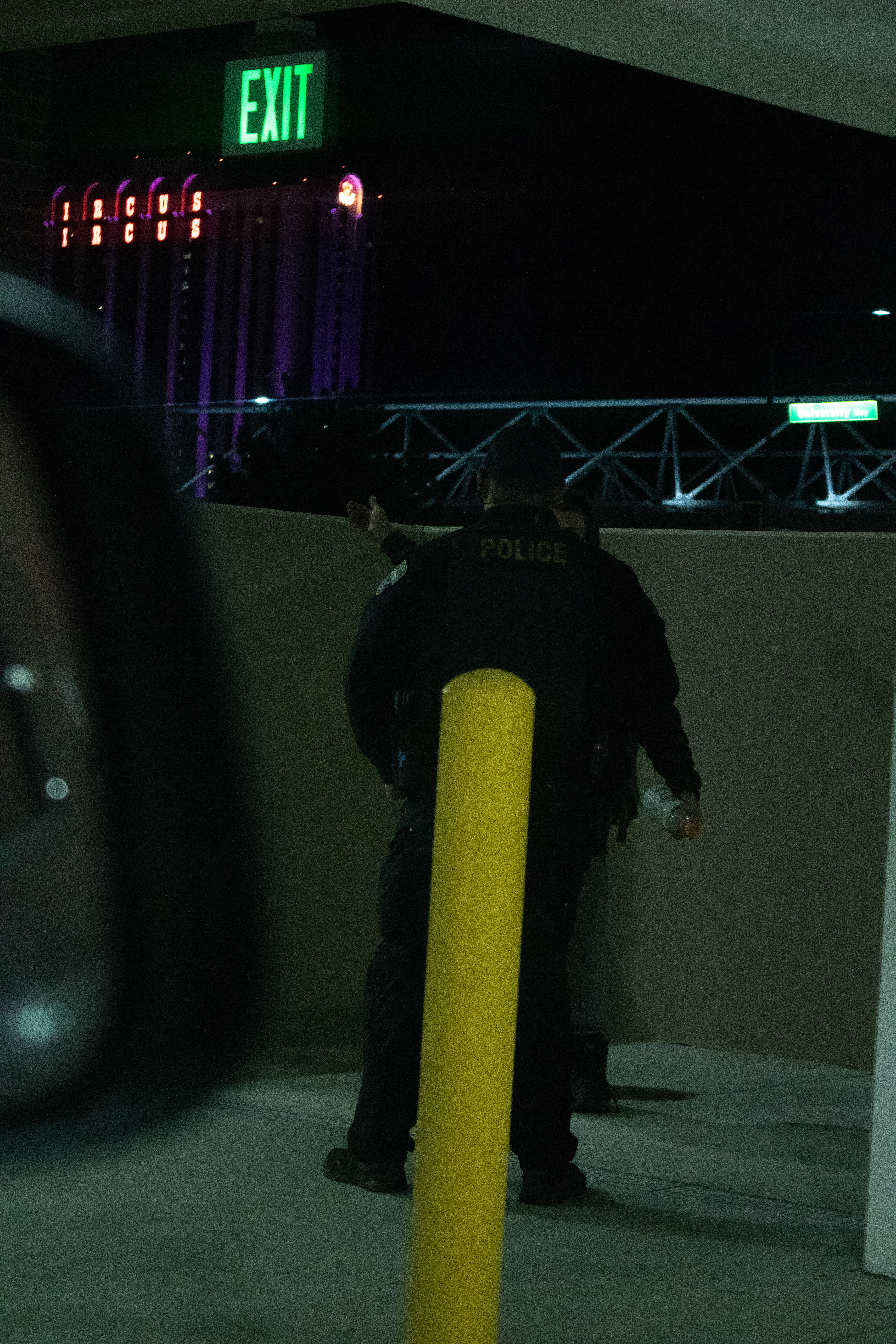 Officer gives homeless guy, water and resources for help.