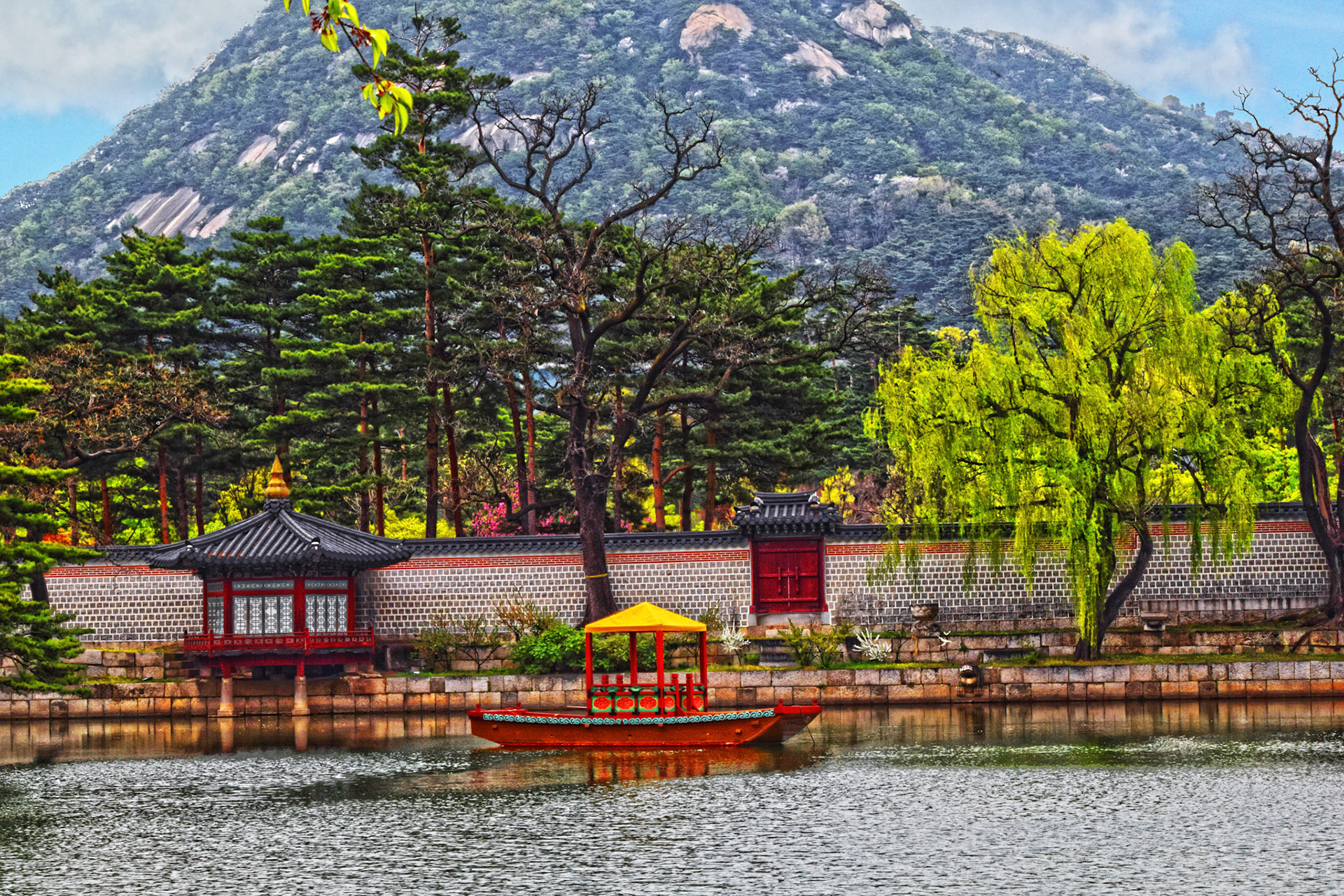 Quiet Garden in Seoul