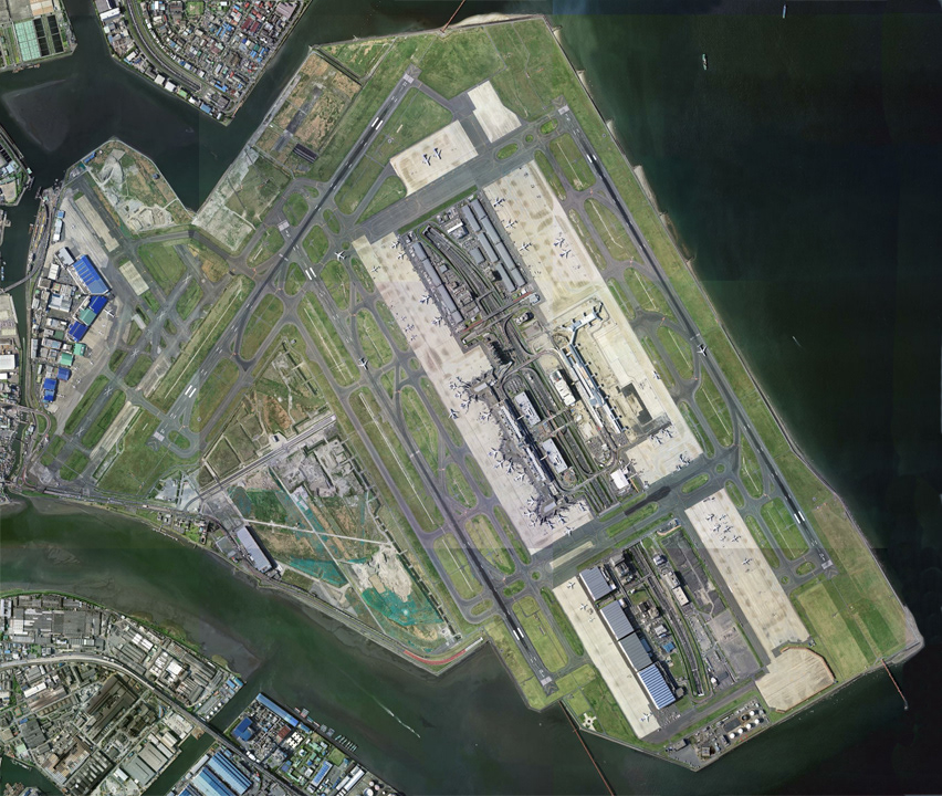 Tokyo International Airport (Haneda), Tokyo, Japan, 2007, 40.3” x 33.7”, digital print