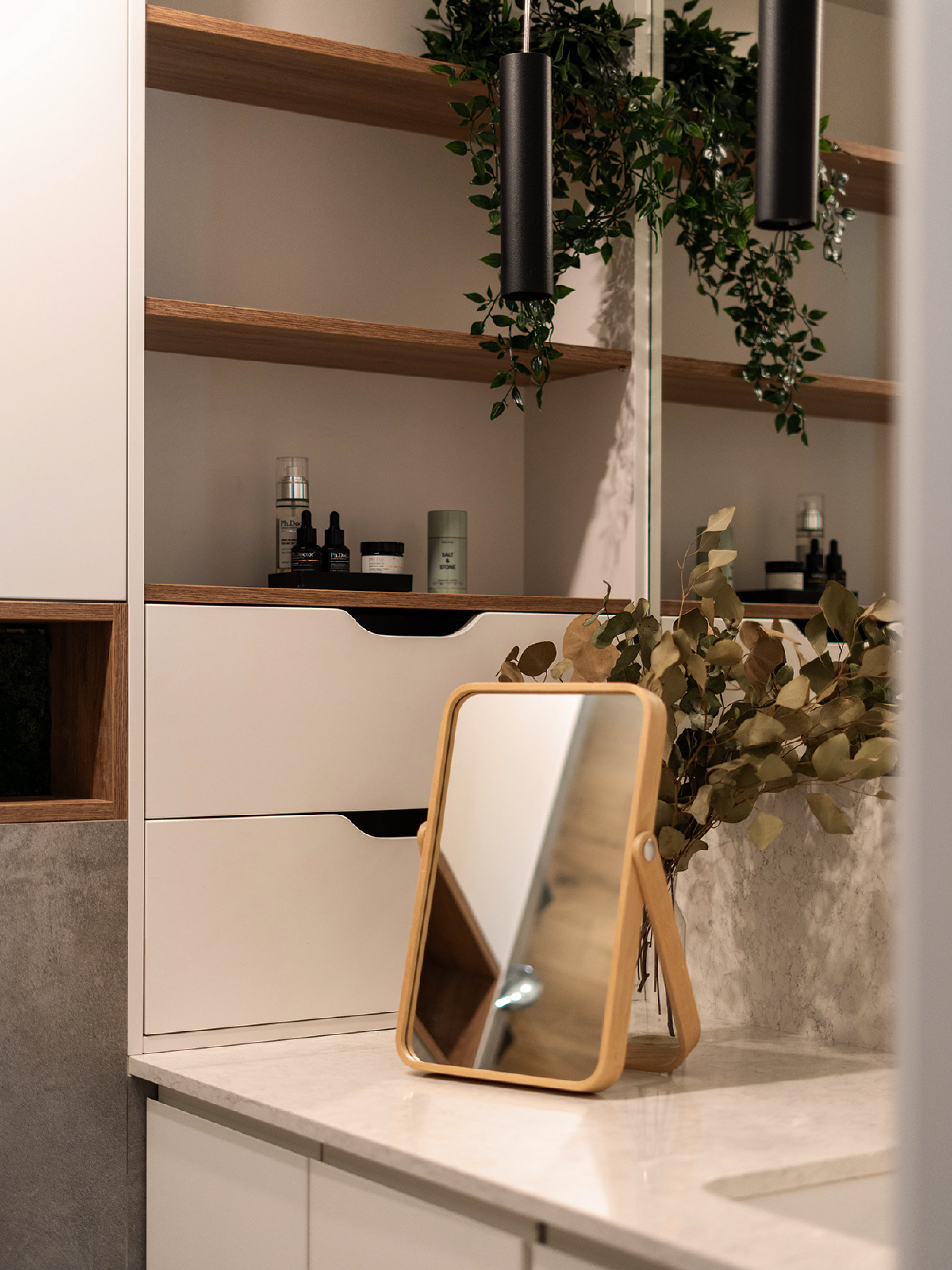 photo by flat studio (2023)