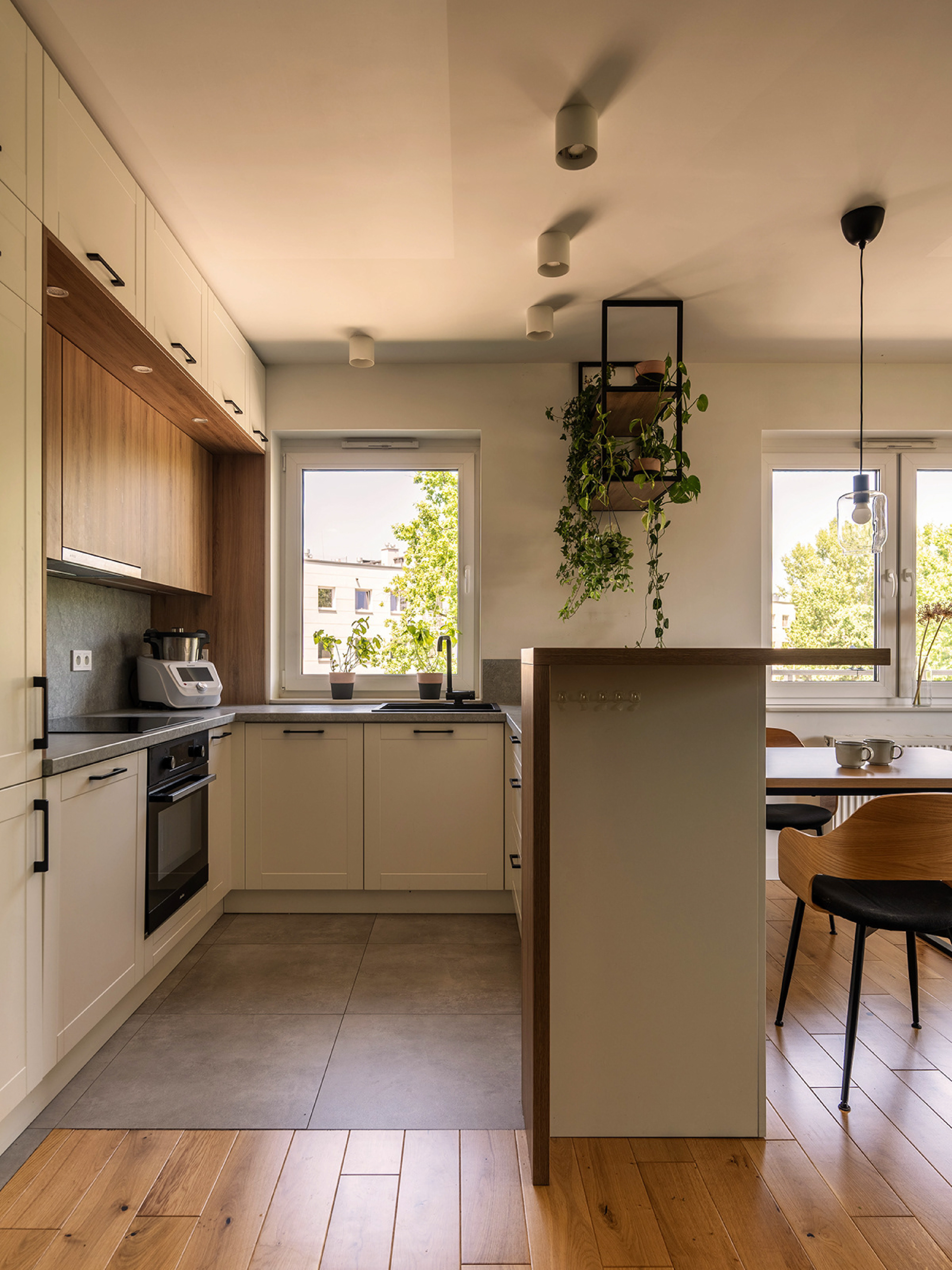 photo by flat studio (2023)