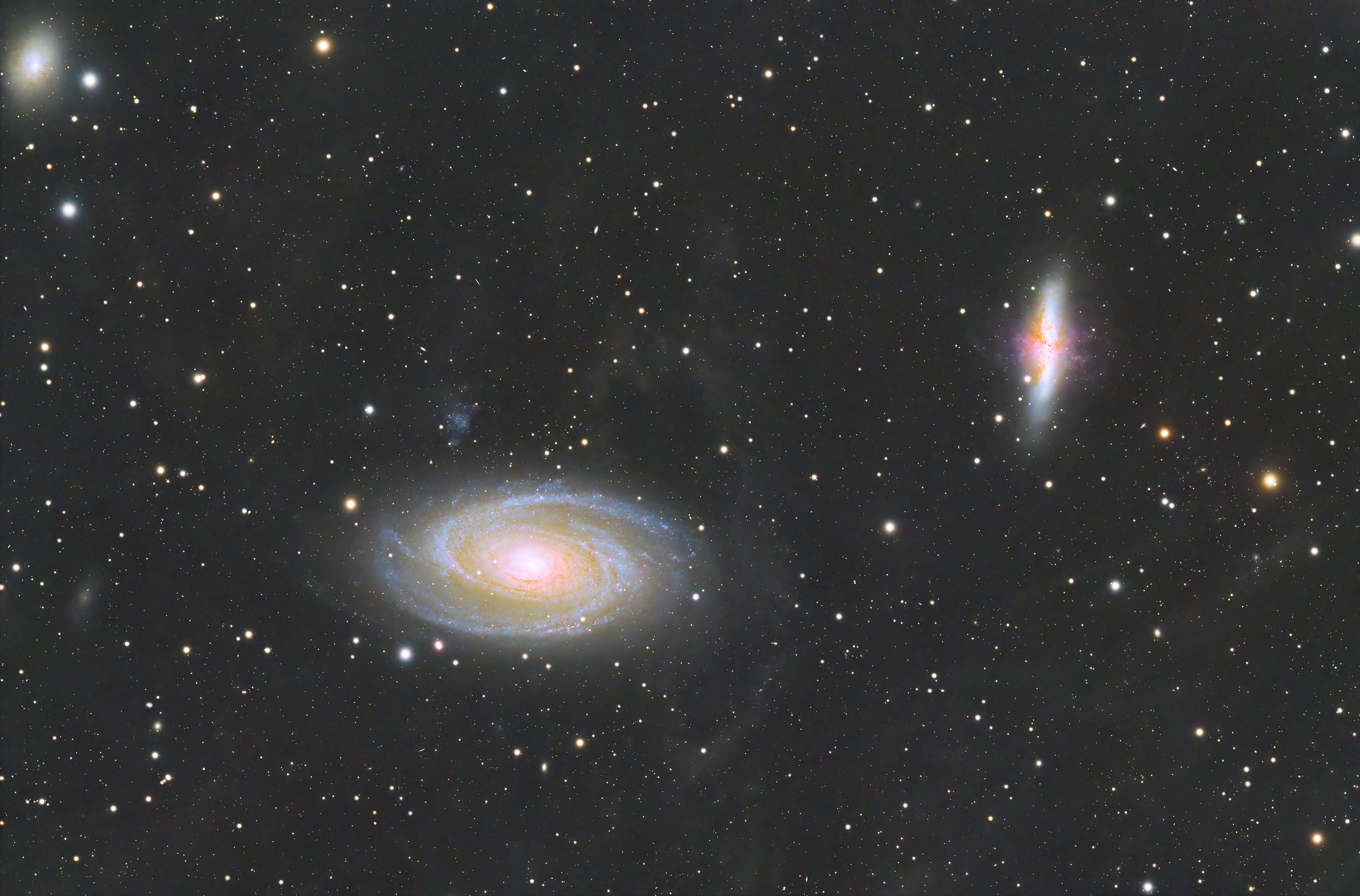 Bode's Nebula M81 and M82 spiral galxies