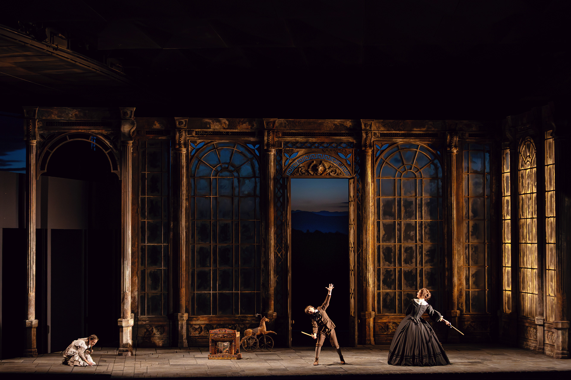 L-R Annie Blitz (Flora), Everett Baumgarten (Miles), Jacquelyn Stucker (The Governess), photo by Curtis Brown for the Santa Fe Opera