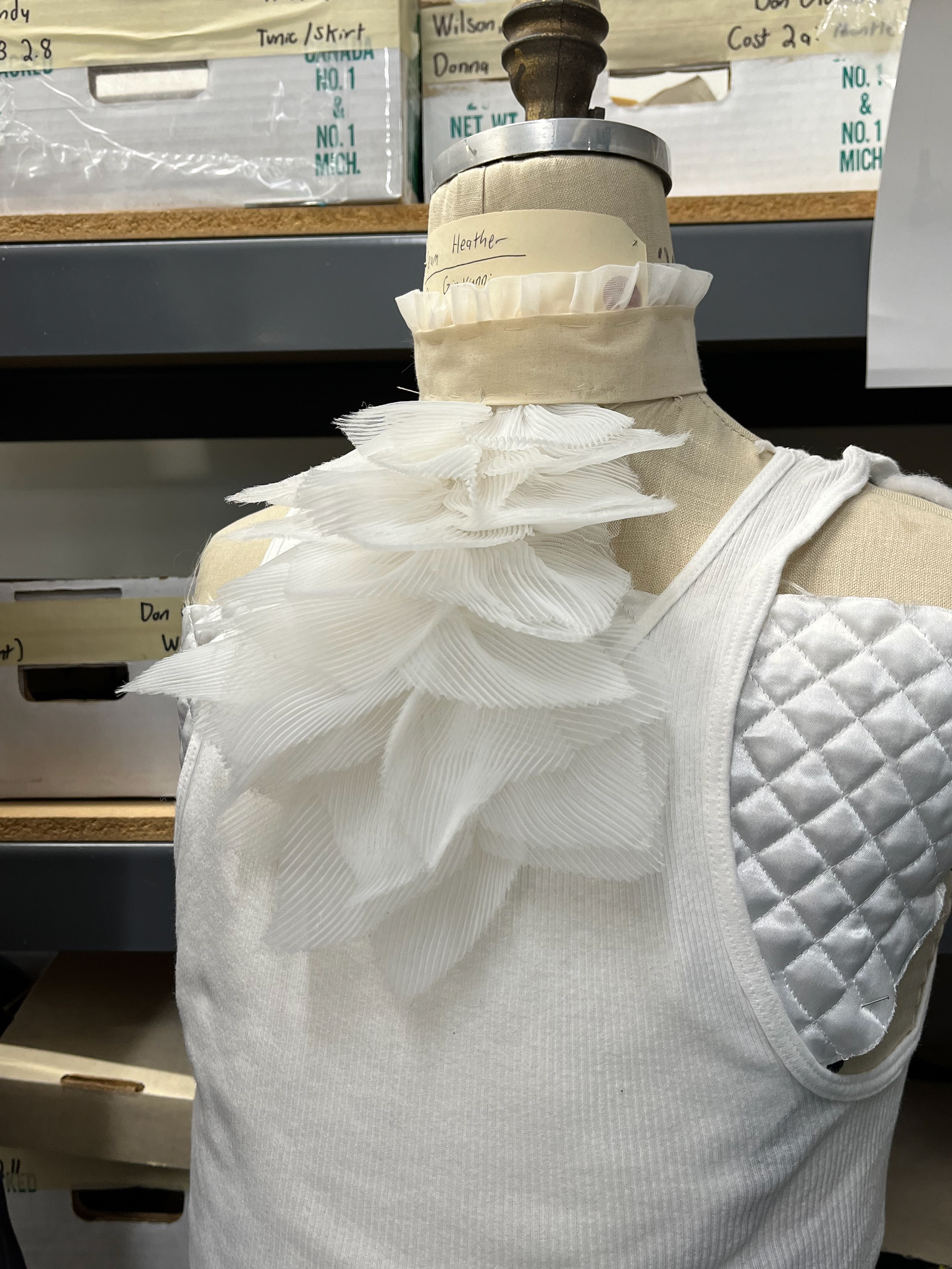 Donna Elvira Jabot Mockup