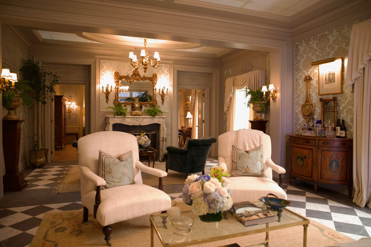 THE LAST THING HE TOLD ME  | Asst. Art Director | Stage Set