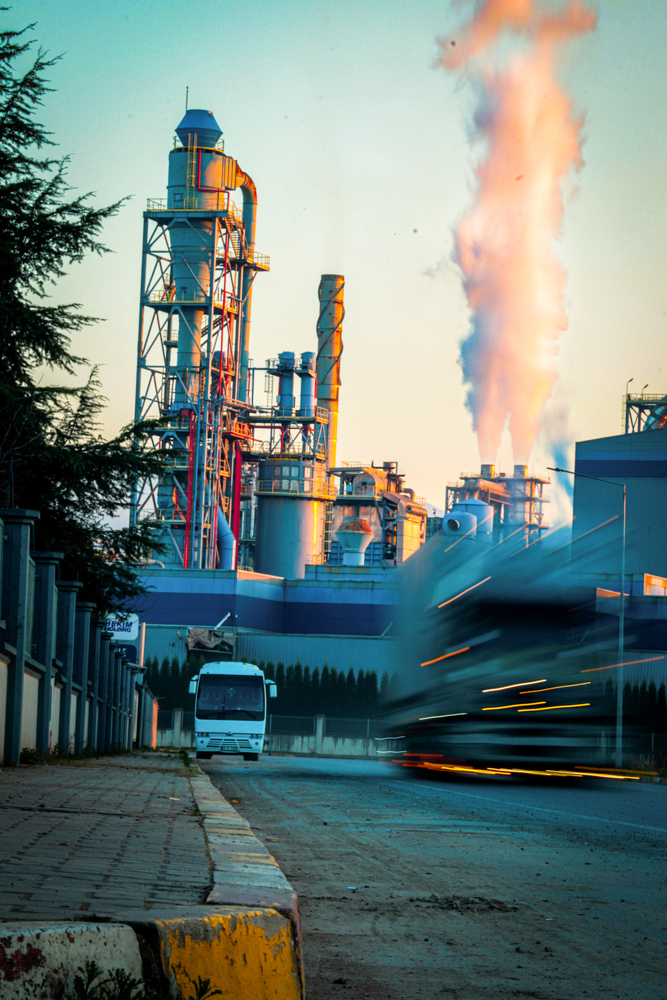 Devler gibi eserler bırakmak için karıncalar gibi çalışmak lazım.