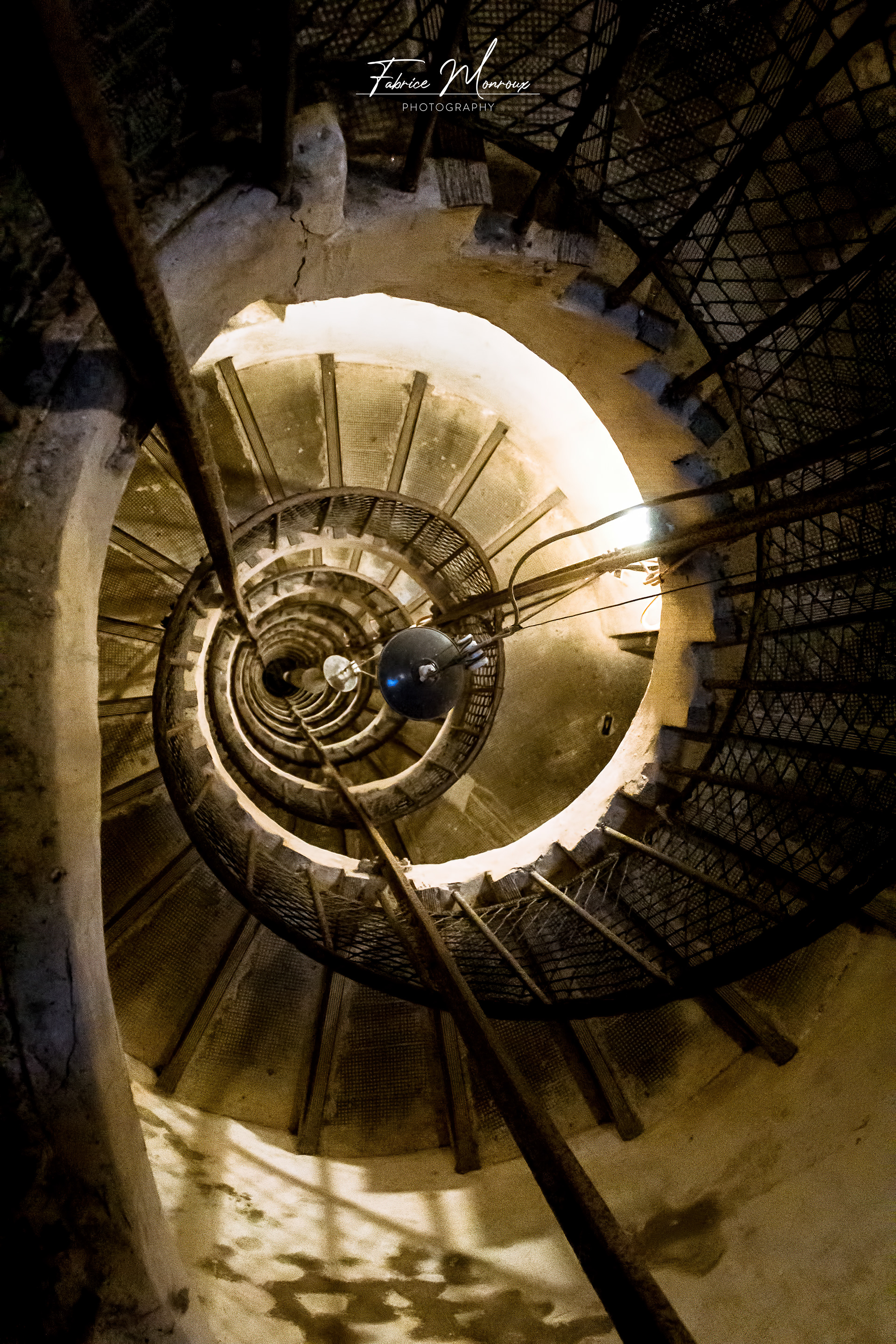 Escalier à vis du château de Joux