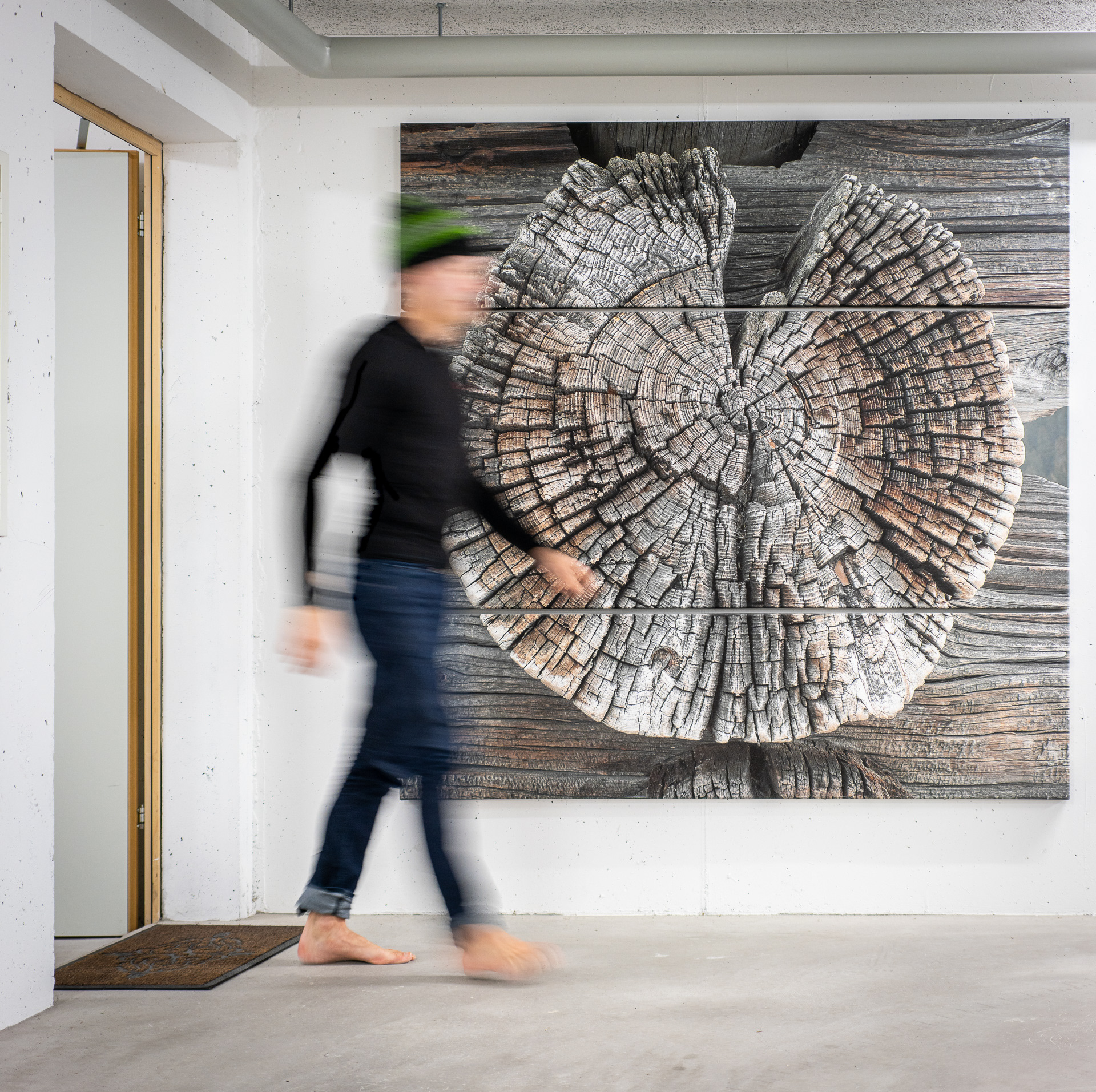180 x 180 cm (three panels)