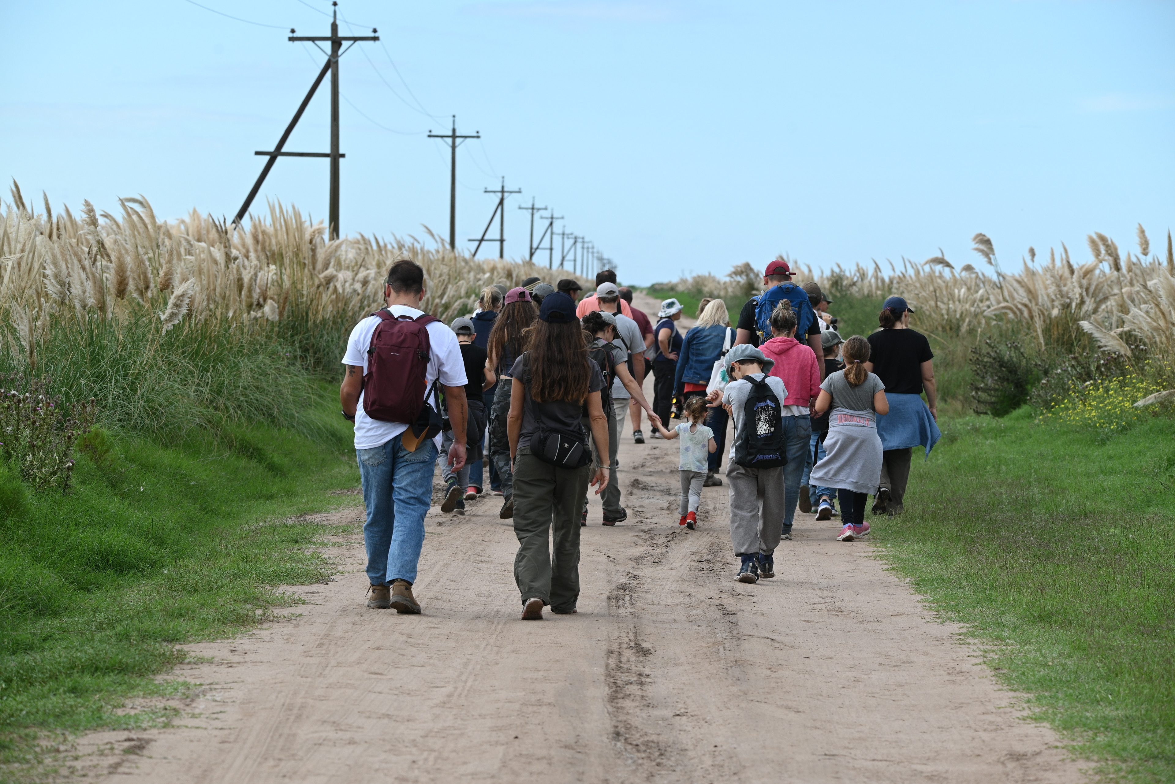 “𝐎𝐞𝐬𝐭𝐞 𝐍𝐚𝐭𝐢𝐯𝐨 𝐁𝐀” -  integramos junto a miembros 𝐯𝐨𝐥𝐮𝐧𝐭𝐚𝐫𝐢𝐨𝐬, 𝐩𝐫𝐨𝐟𝐞𝐬𝐢𝐨𝐧𝐚𝐥𝐞𝐬 y 𝐚𝐟𝐢𝐜𝐢𝐨𝐧𝐚𝐝𝐨𝐬 en temas relacionados con la temática de flora y fauna nativa. 