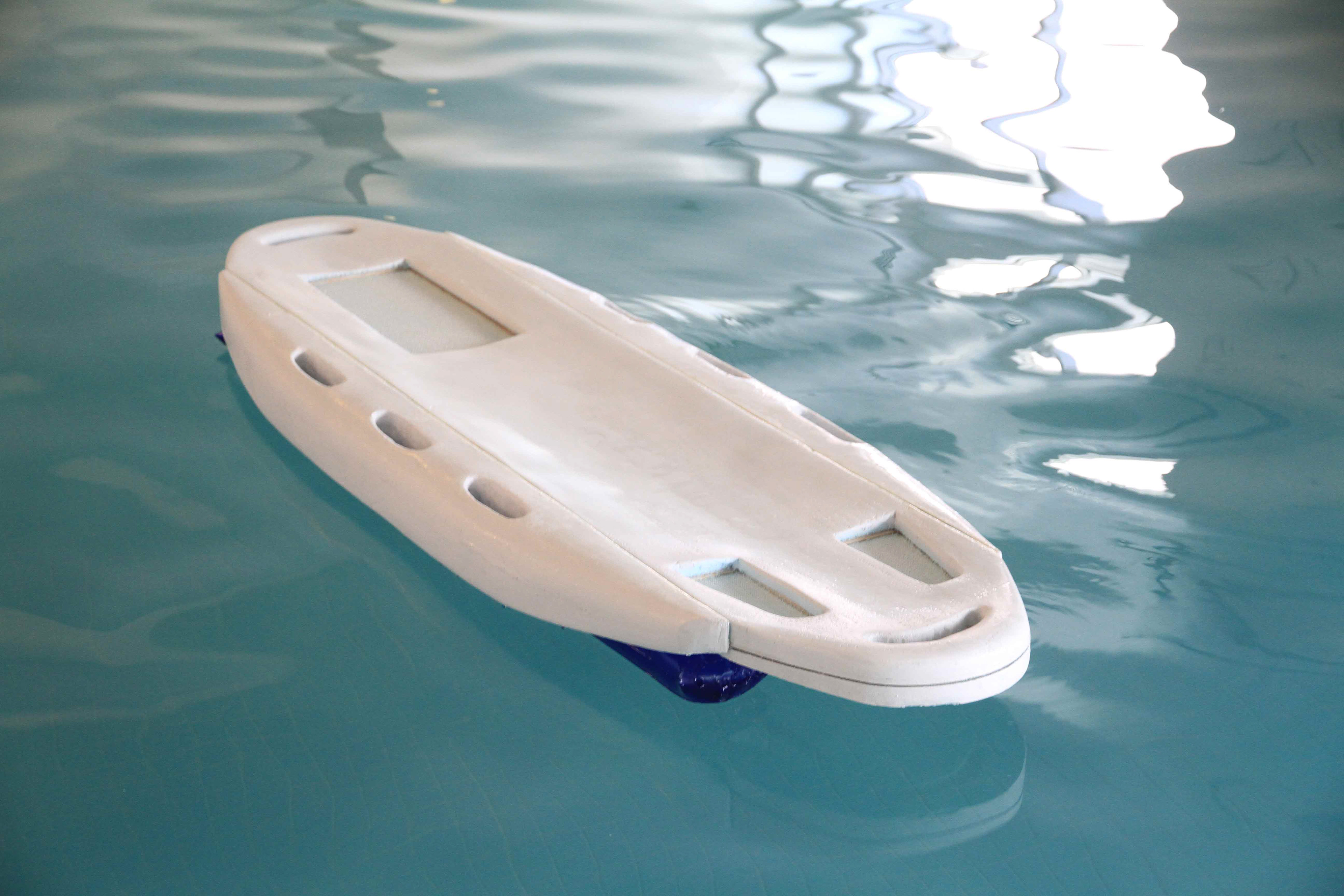 Wings, an easy to use backboard for aquatic rescue