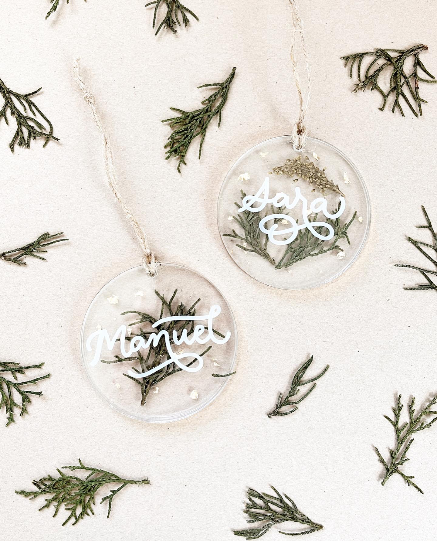 Ornamento con pino 3" | RD$600