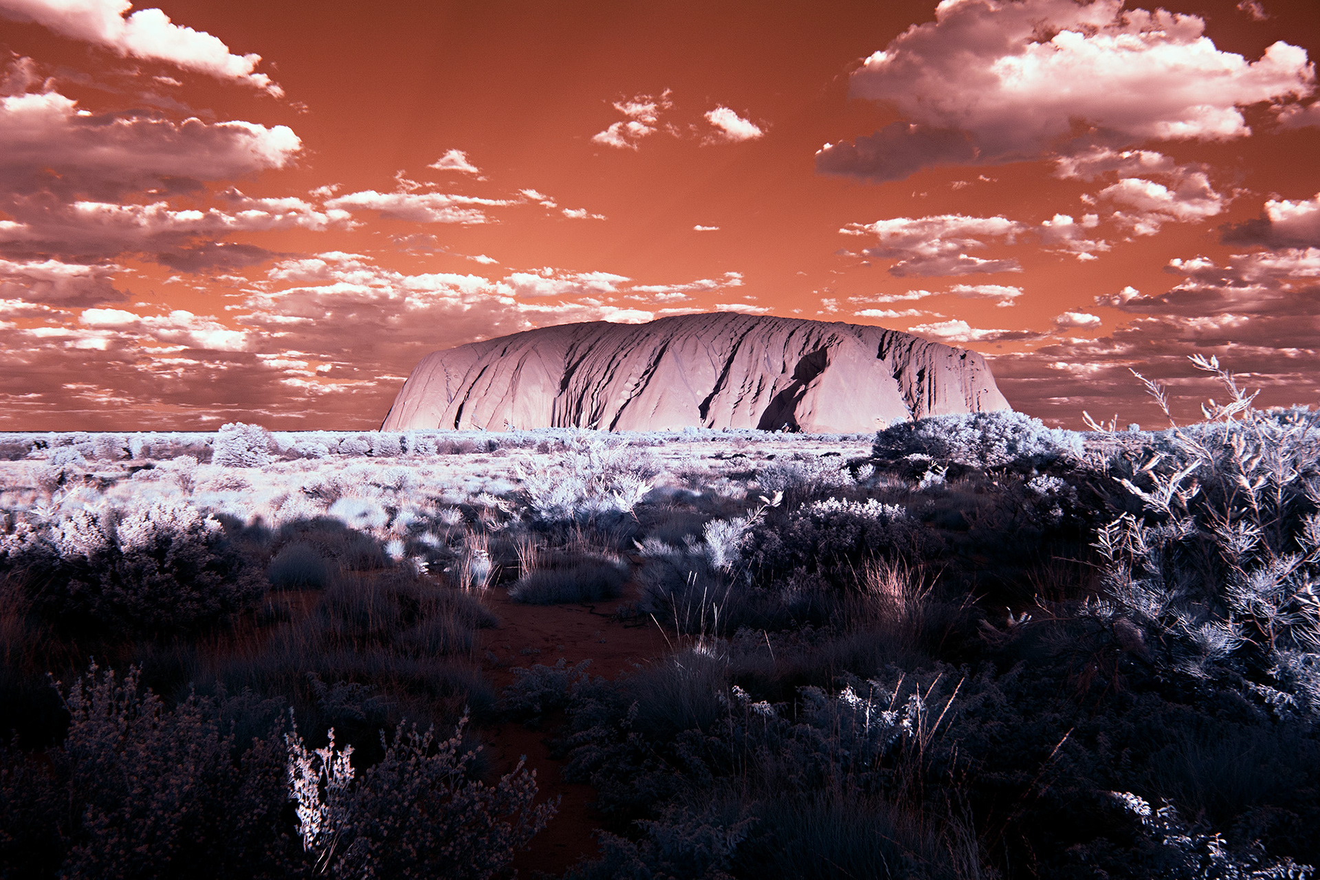 Uluru in IR, 2016