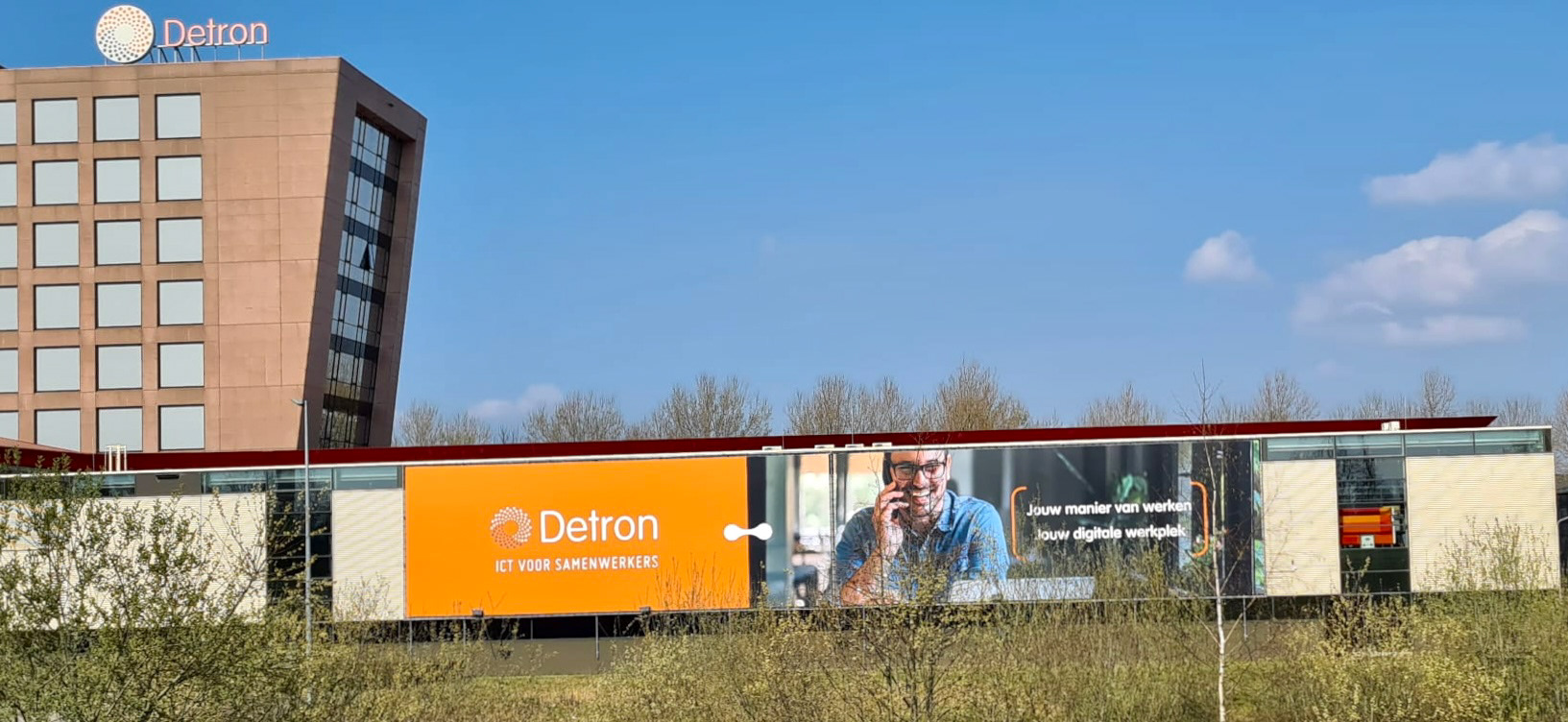 Het doek langs de A12