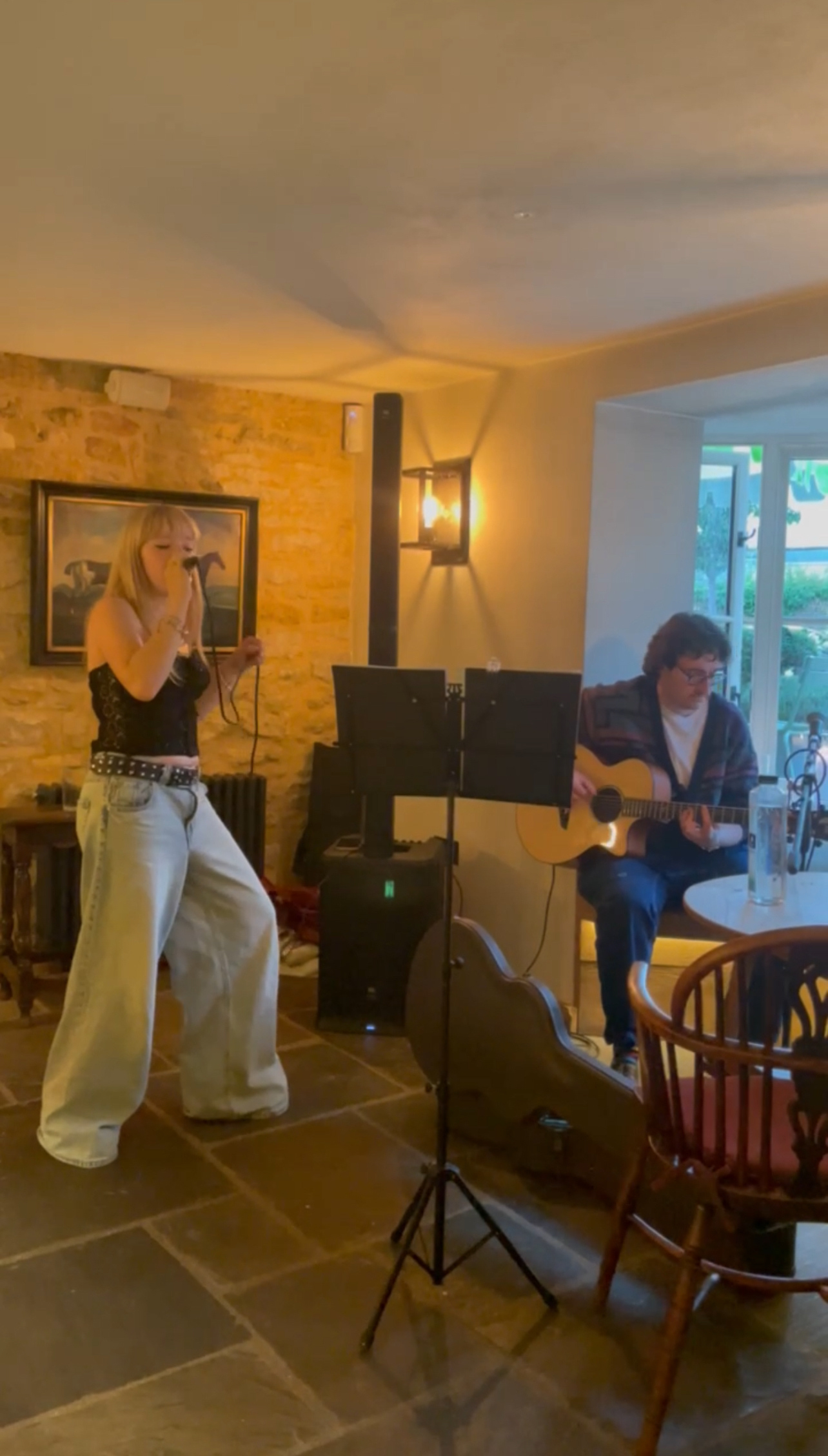 Pre-performance soundcheck at The Fox at Oddington. Accompanied by session musician: TwoSliceJoe