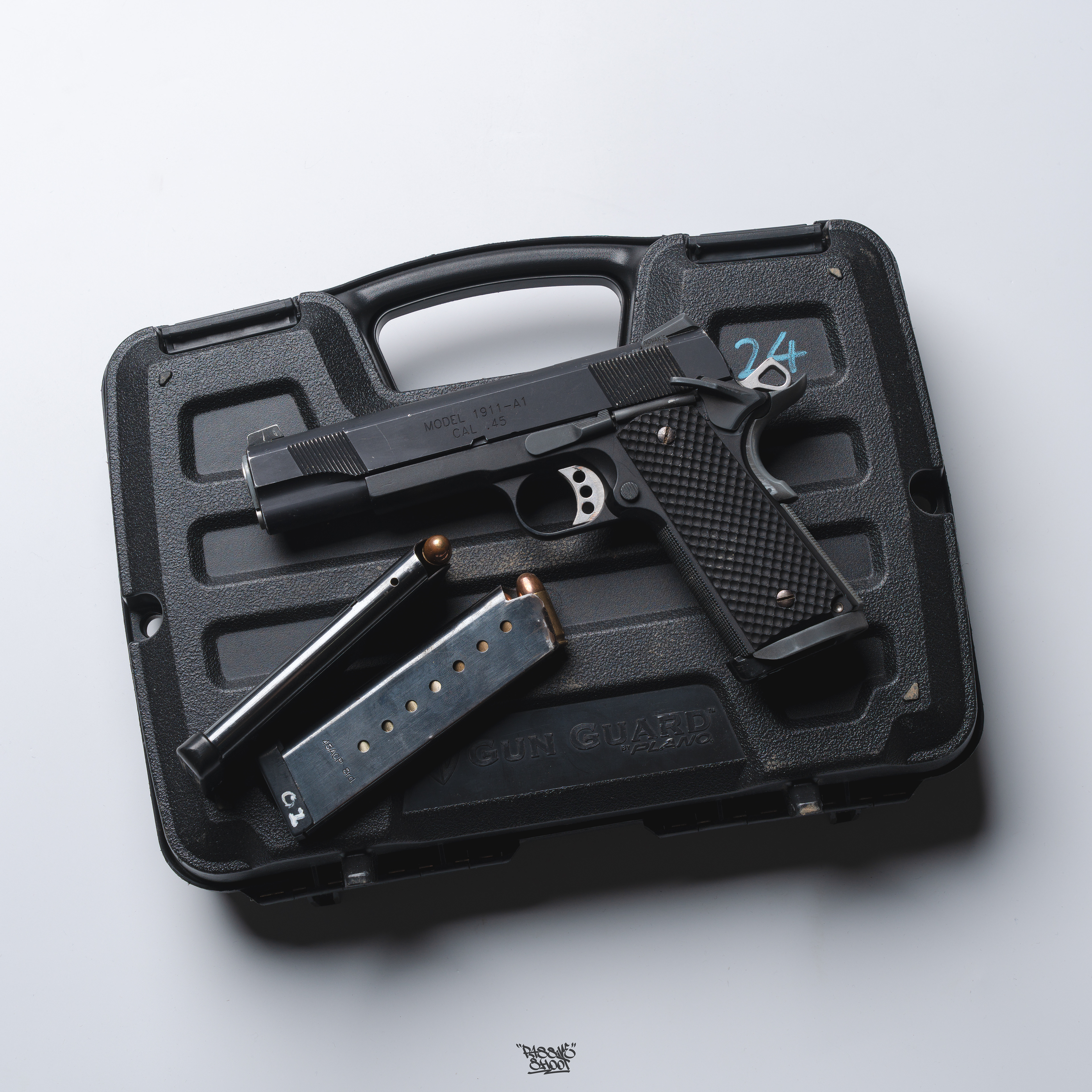 銃と小物 1:1 ¥3,000
