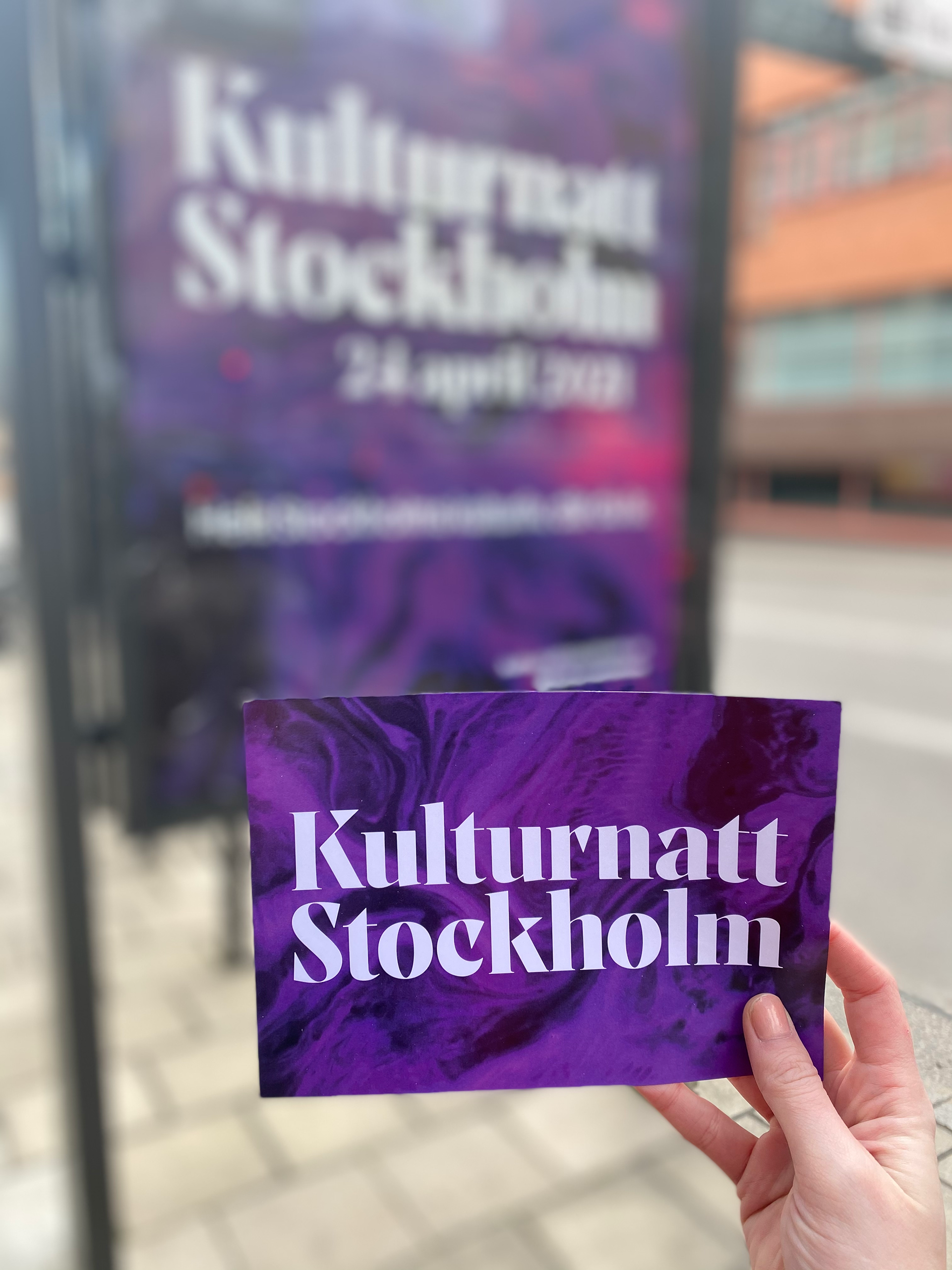 Cue card and street campaign/billboard in central Stockholm
