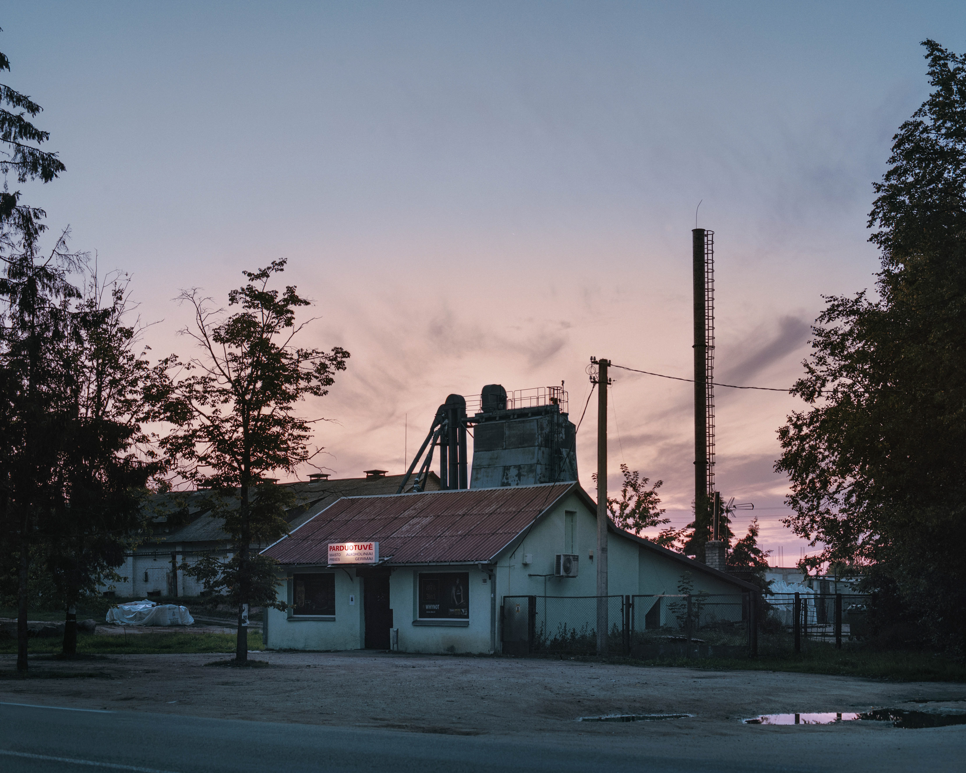 ŠATRININKŲ PARDUOTUVĖ 54°39'05.0"N 25°28'58.6"E 2018.08.11 21:46