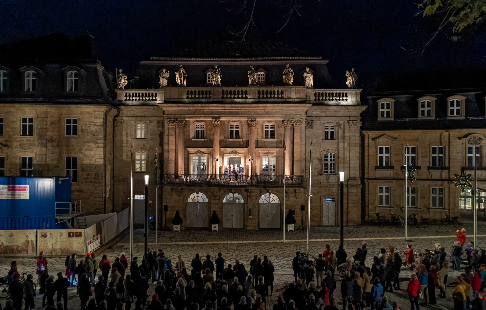 Gesamtansicht der Serenata Balkonia am Opernhaus in Bayreuth