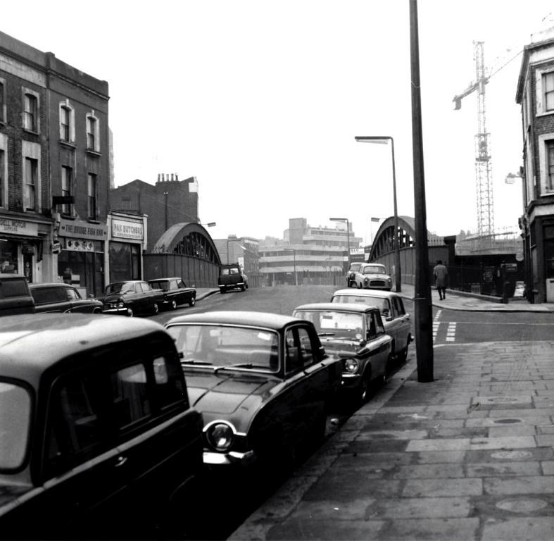 Trellick Tower under construction, looking over Golborne Bridge and the Great Western Railway line