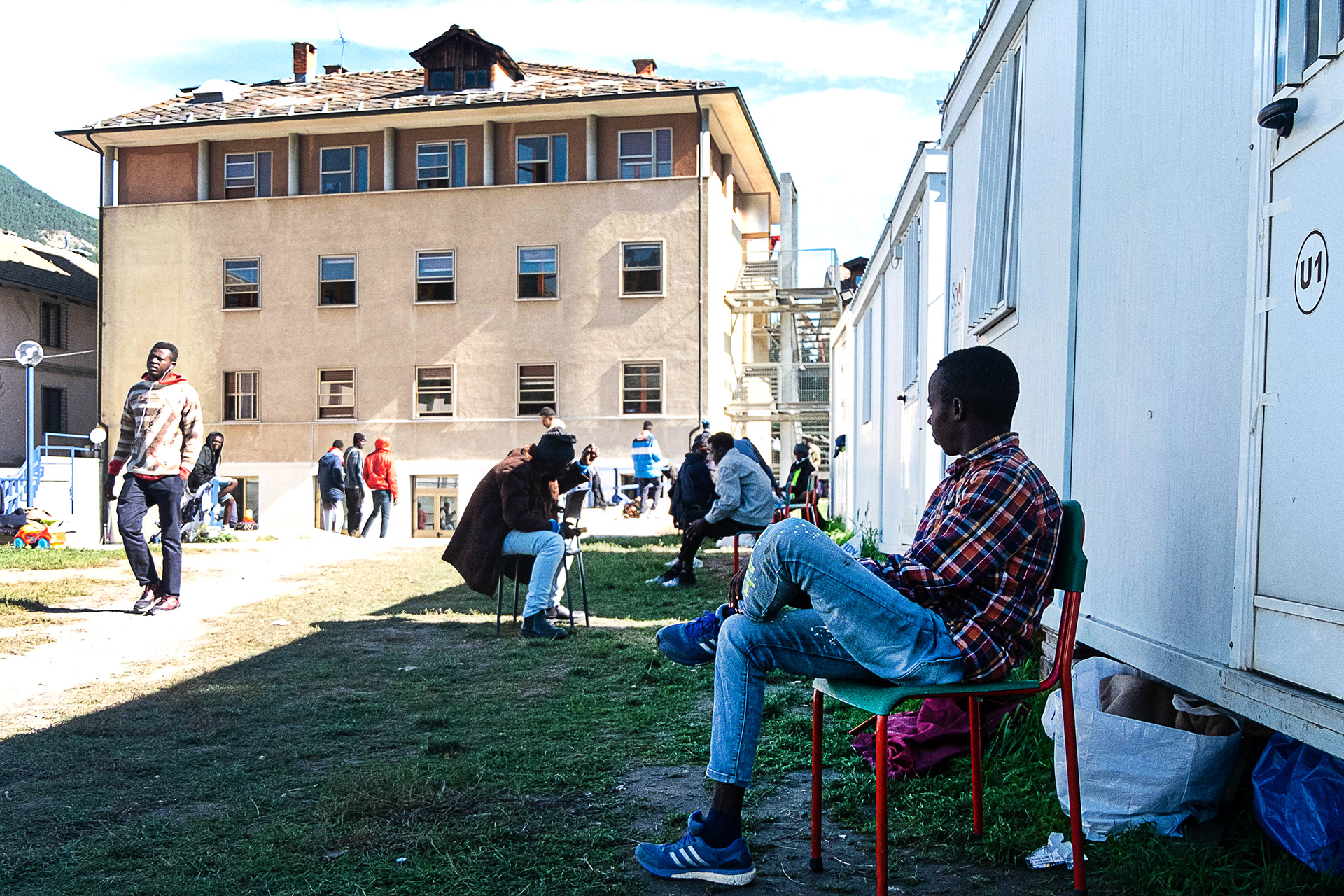 Migrants close to Monginevro border - Italia