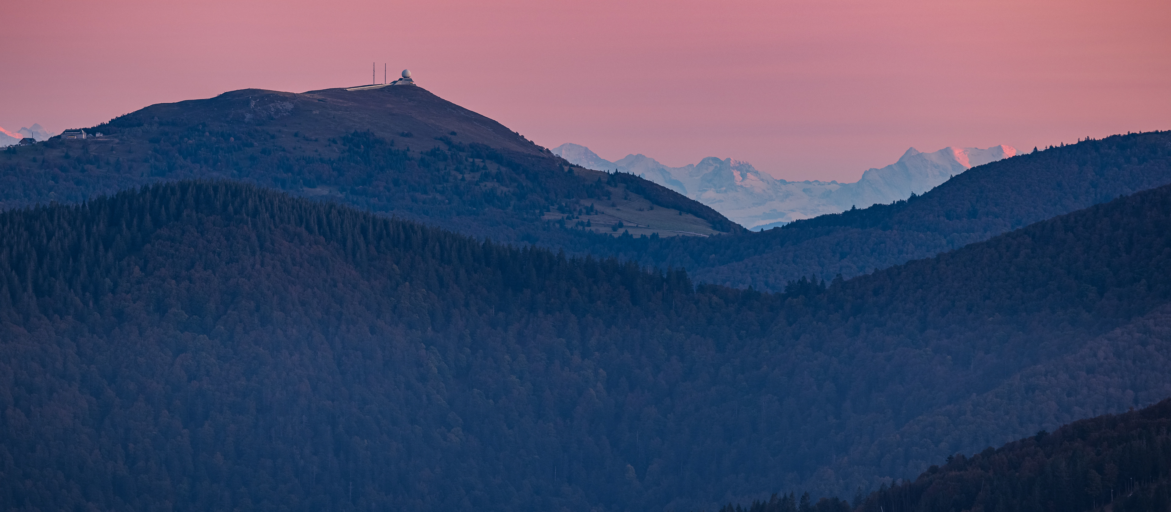 Blick zum 1.424 m hohen Grand Ballon, dem höchsten Berg der Vogesen.
