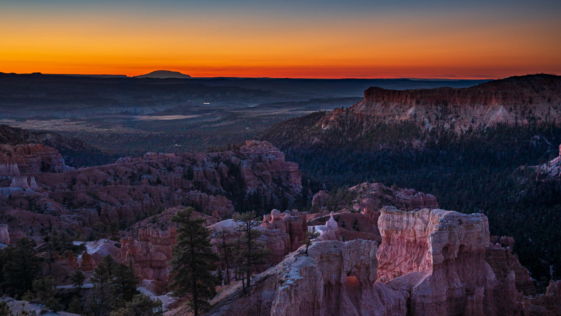 Sunrise over Bryce Canyon, Utah