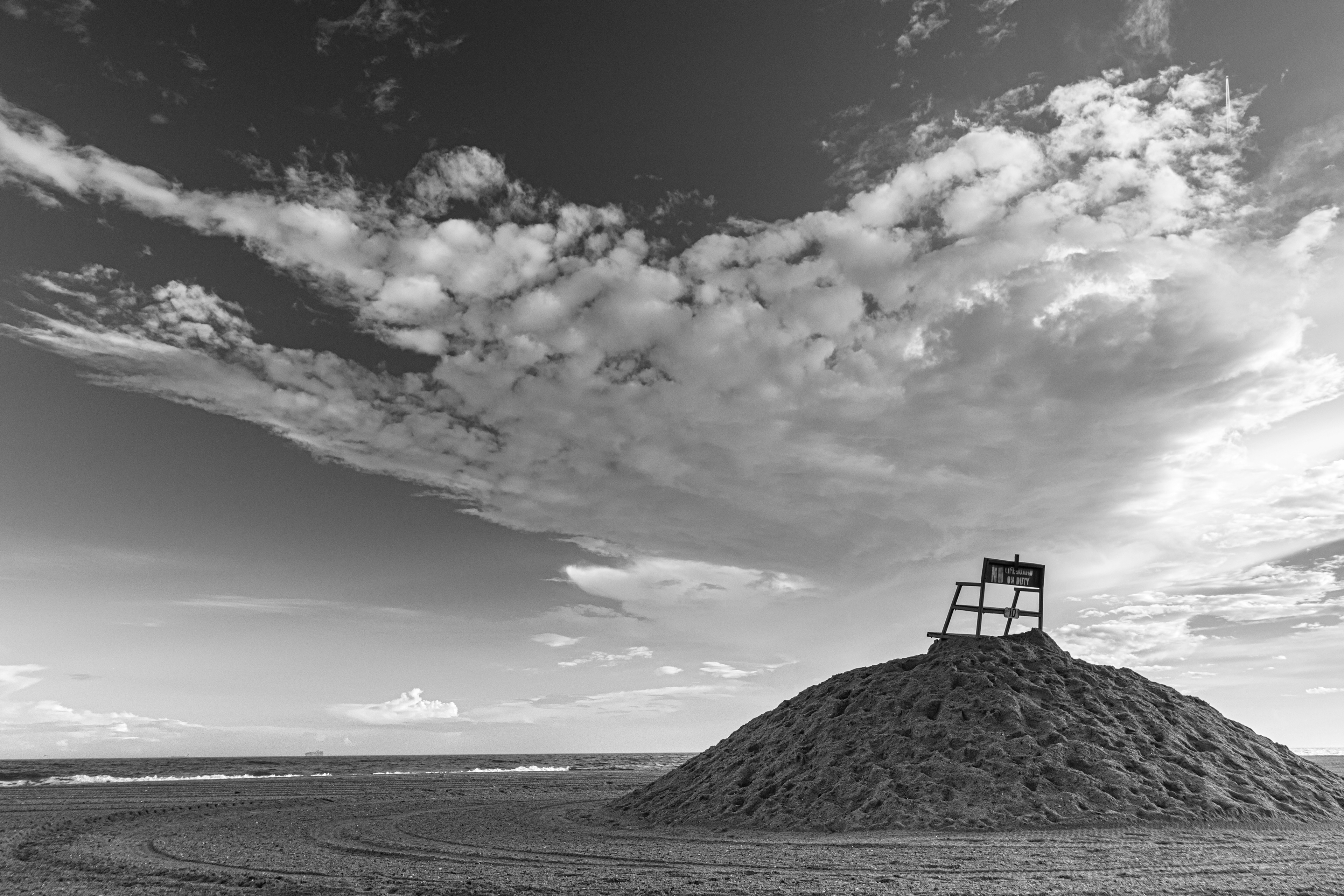 Unshakable Peace, Long Island
